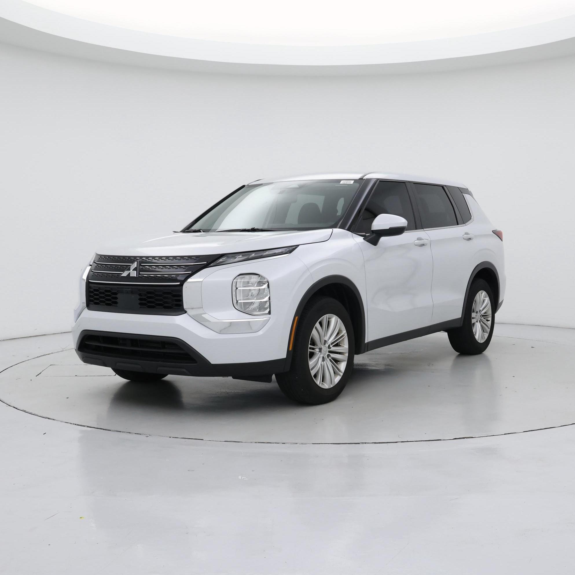 Thumbnail: 2024 Mitsubishi Outlander - 4
