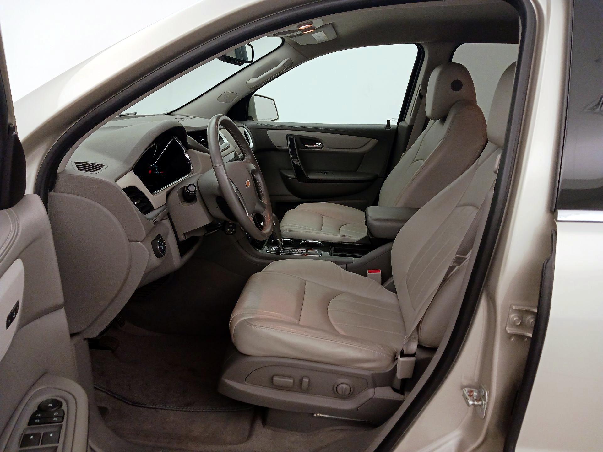 Thumbnail: 2015 Chevrolet Traverse - 11