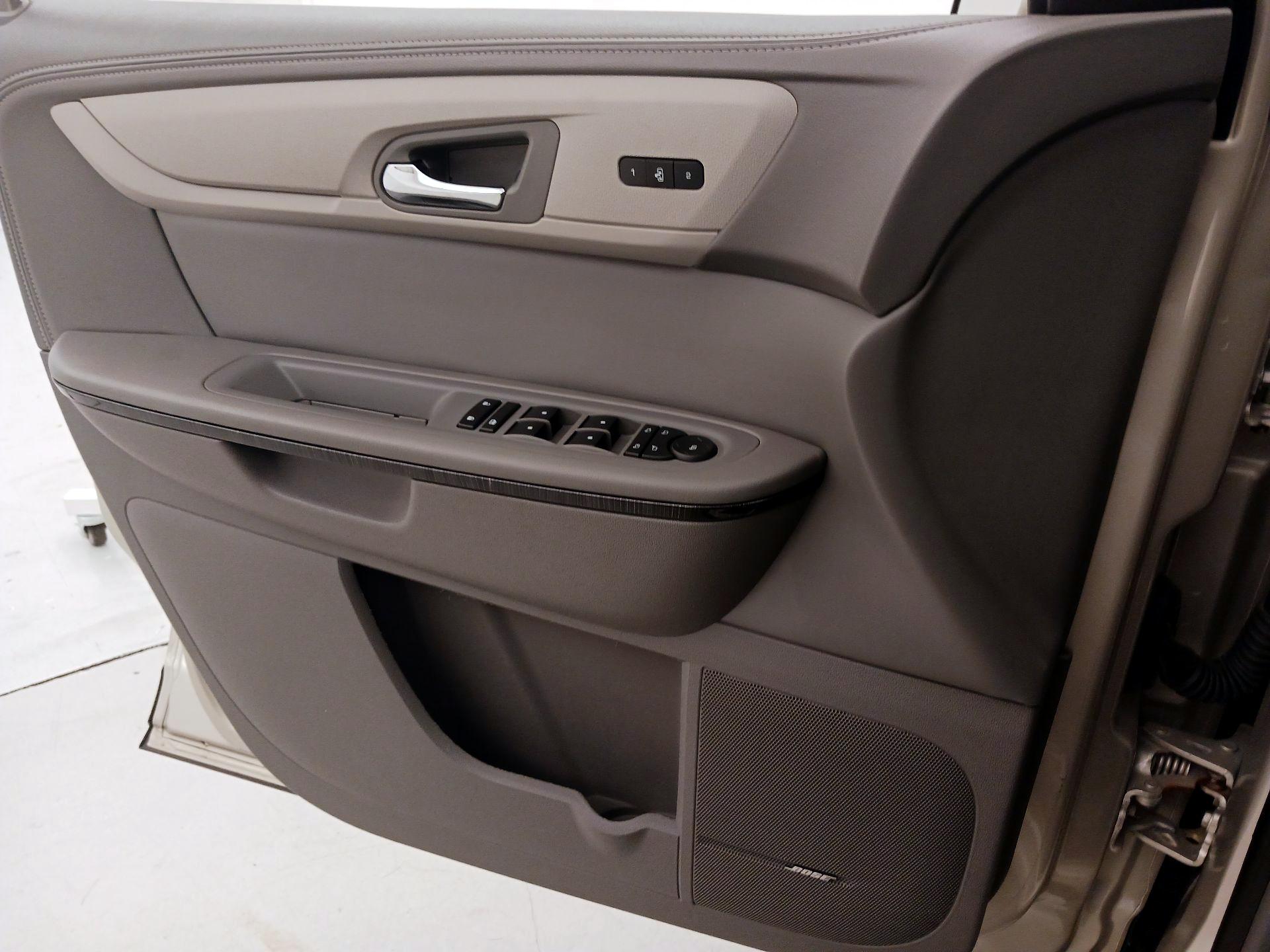 Thumbnail: 2015 Chevrolet Traverse - 12