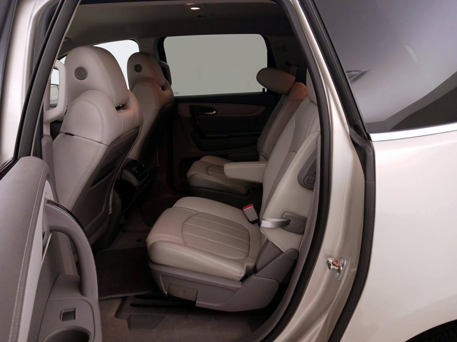 Thumbnail: 2015 Chevrolet Traverse - 20