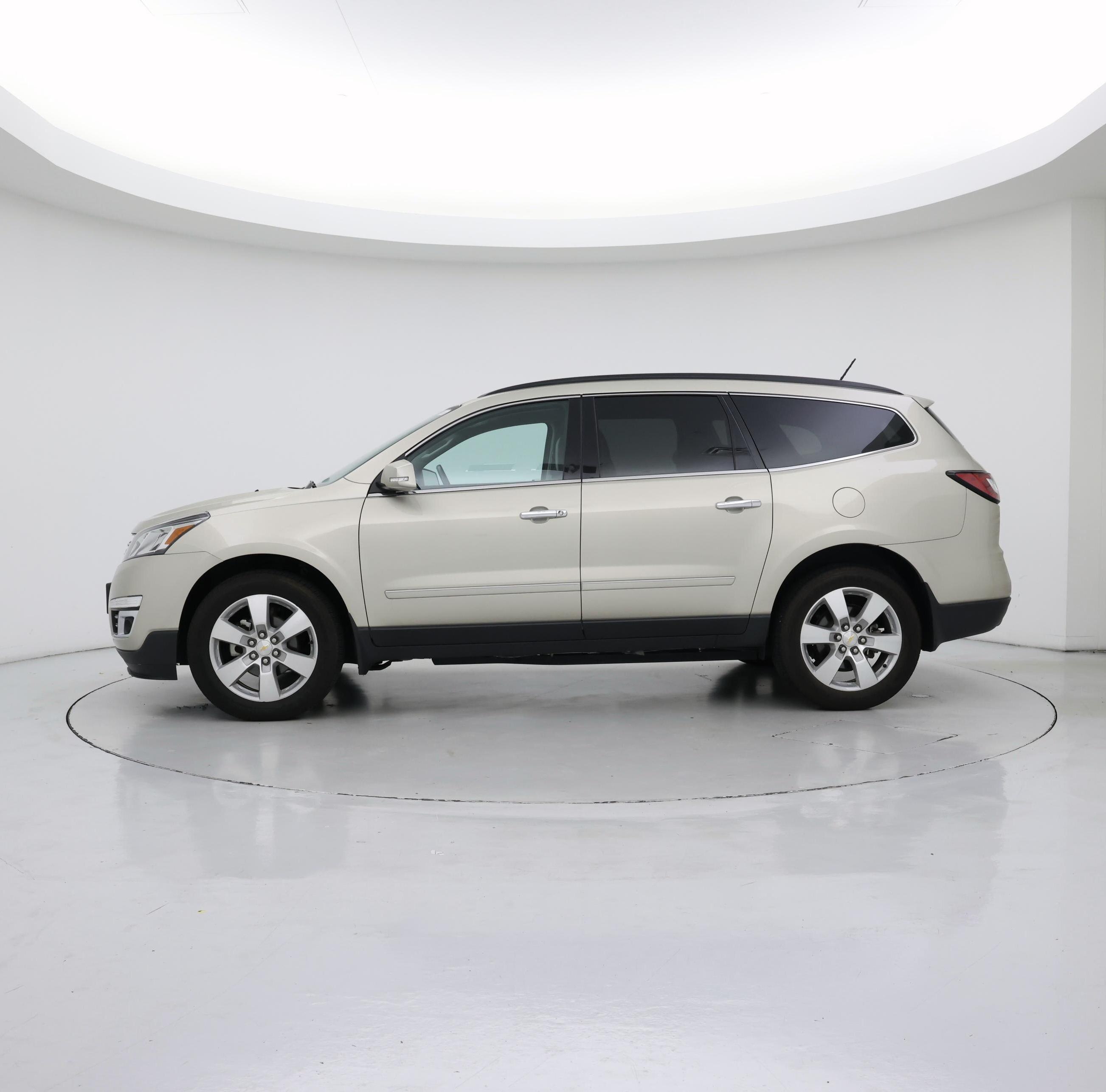 Thumbnail: 2015 Chevrolet Traverse - 3