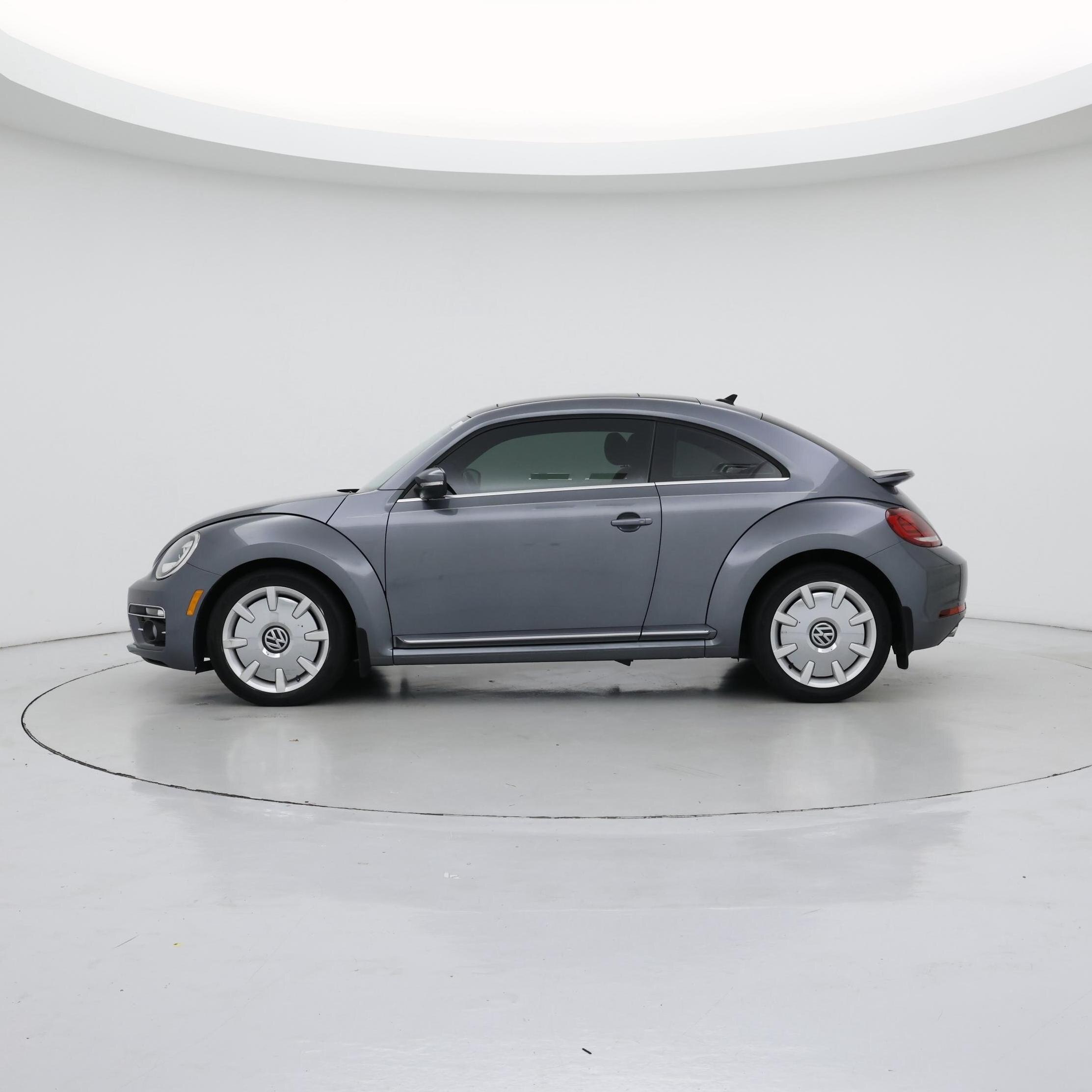 Thumbnail: 2019 Volkswagen Beetle - 3