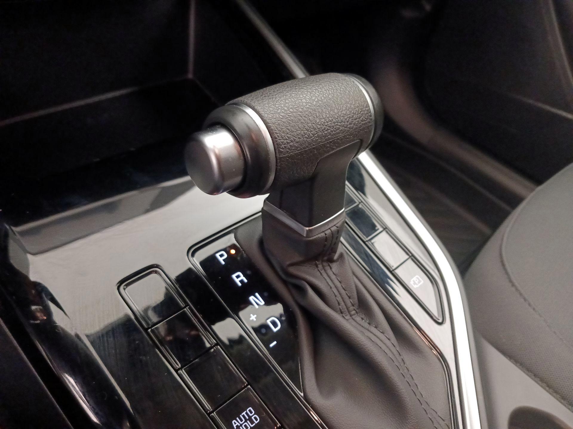 Thumbnail: 2023 Kia Niro - 17