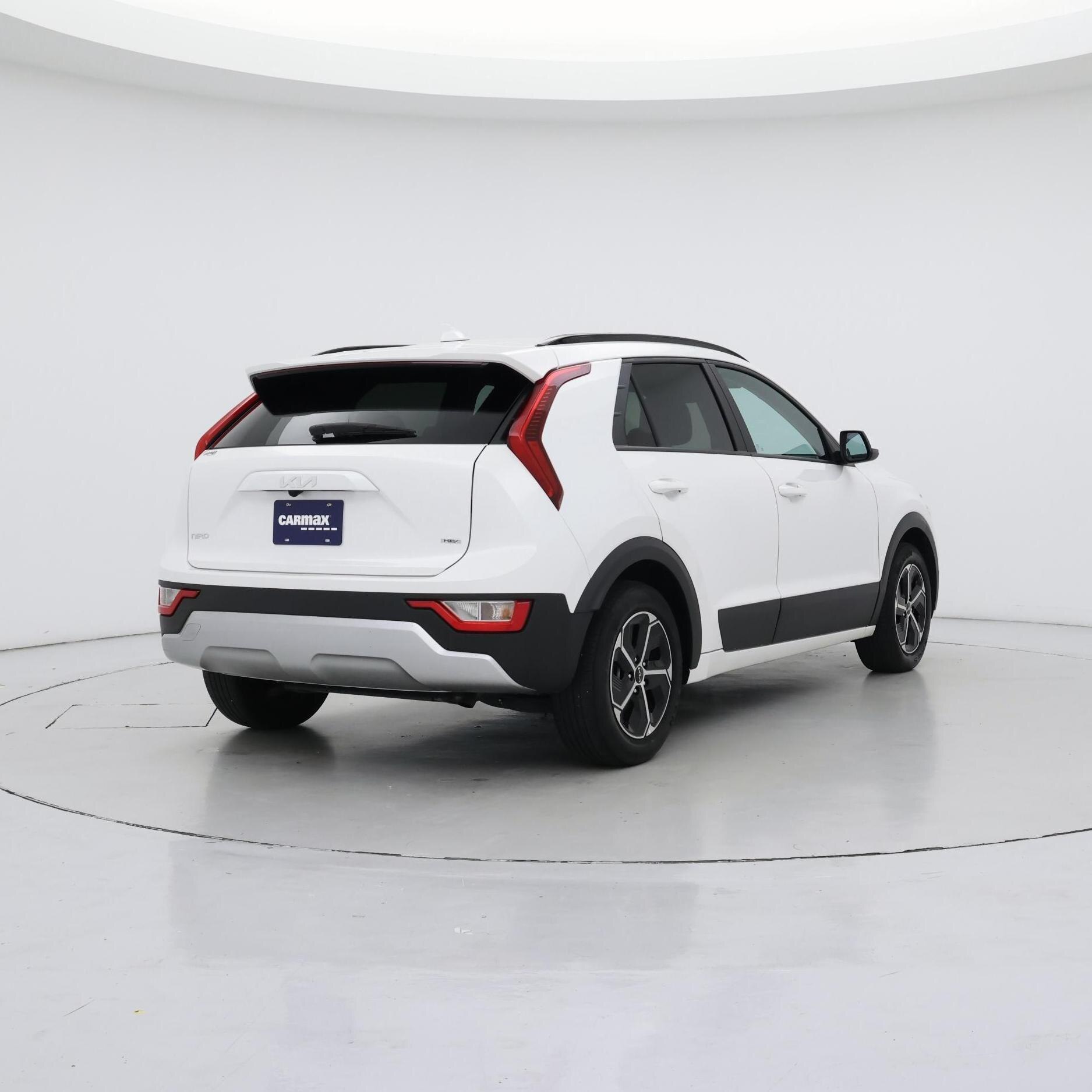 Thumbnail: 2023 Kia Niro - 8