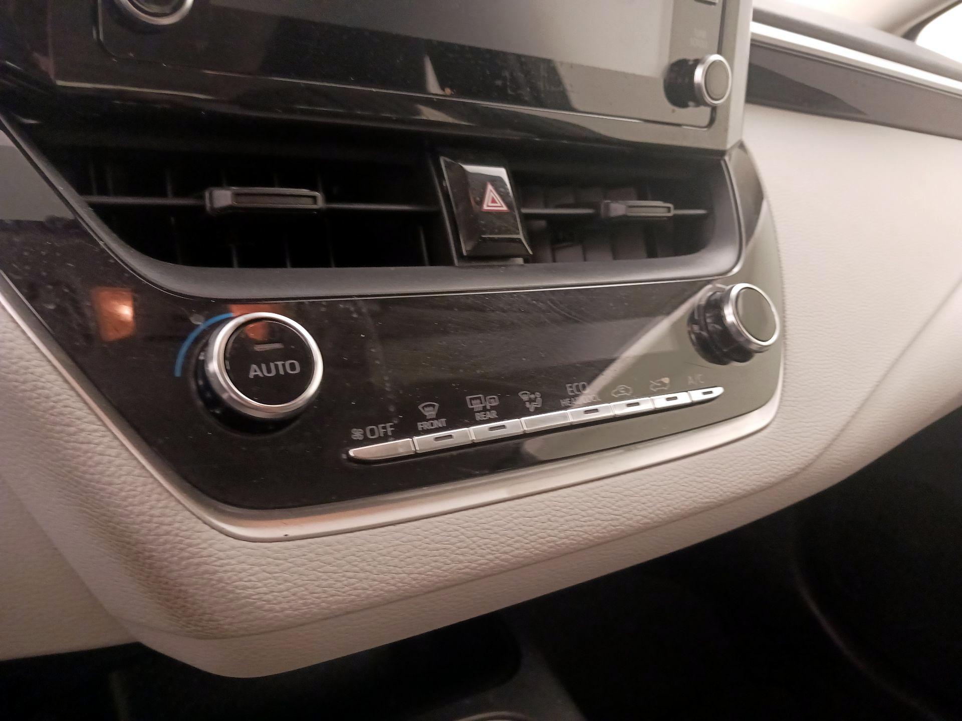 Thumbnail: 2020 Toyota Corolla - 16