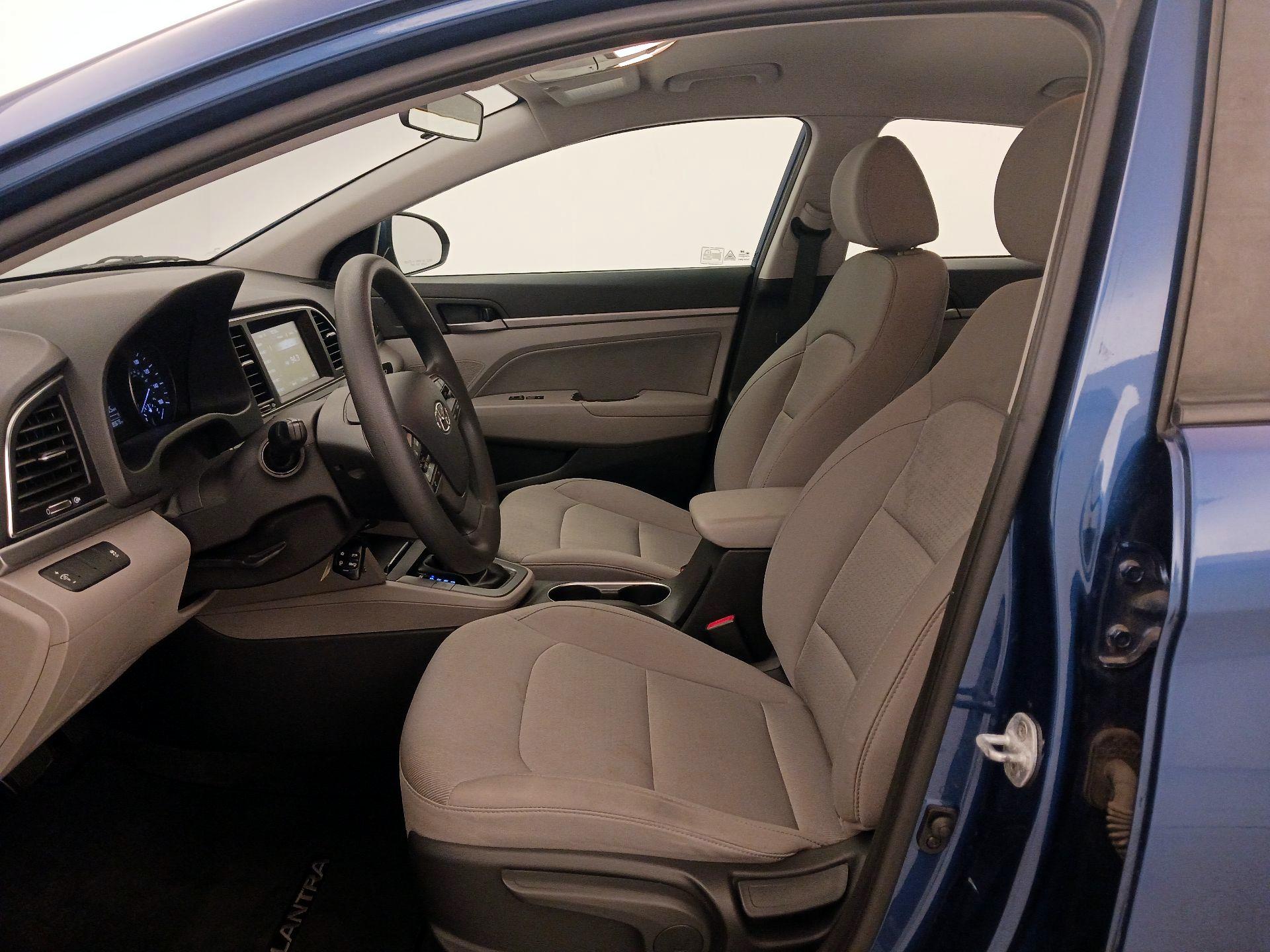Thumbnail: 2017 Hyundai Elantra - 11