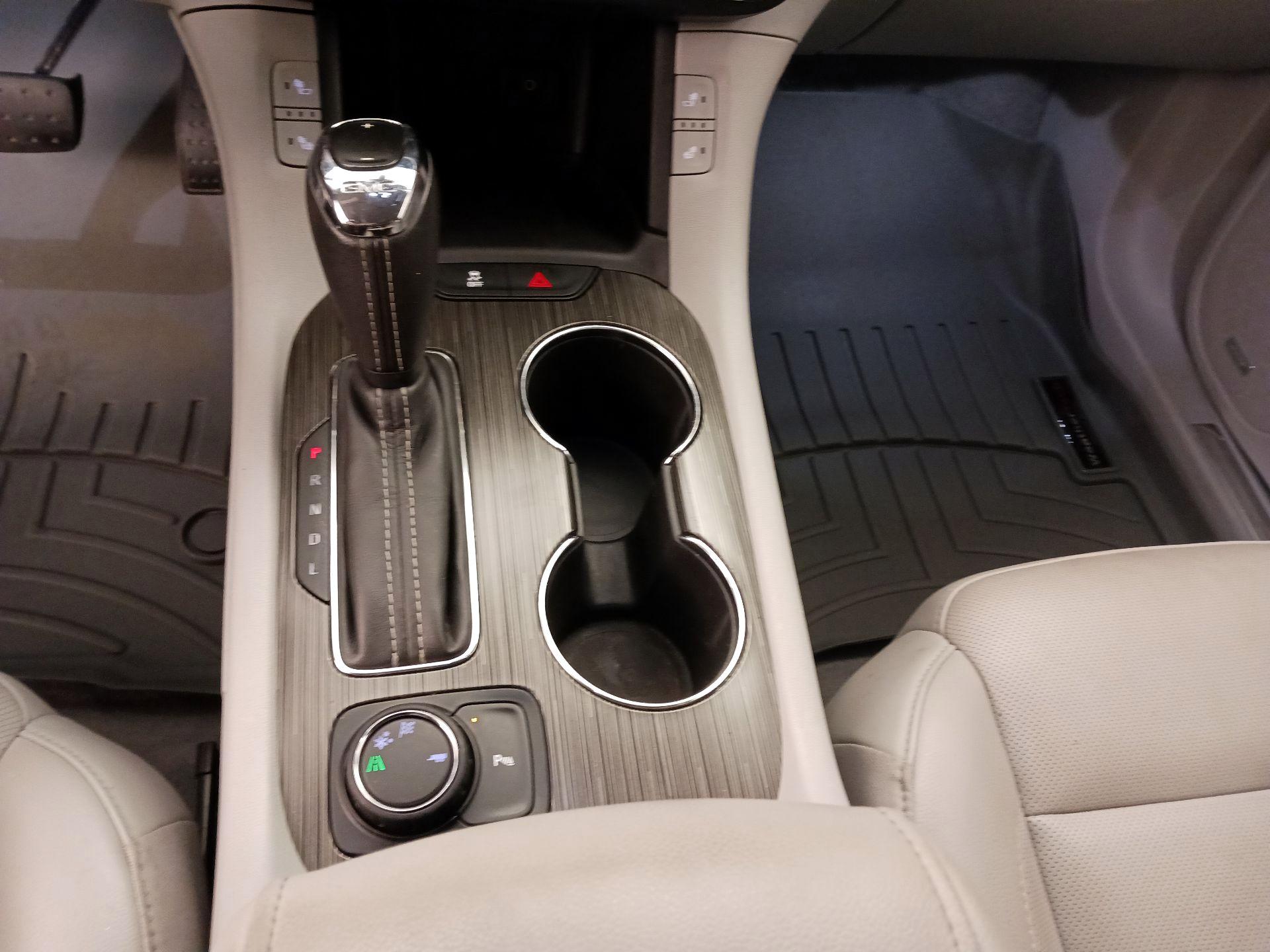Thumbnail: 2019 GMC Acadia - 17