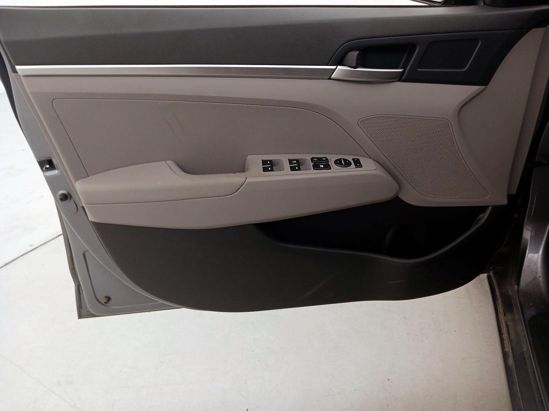 Thumbnail: 2019 Hyundai Elantra - 12