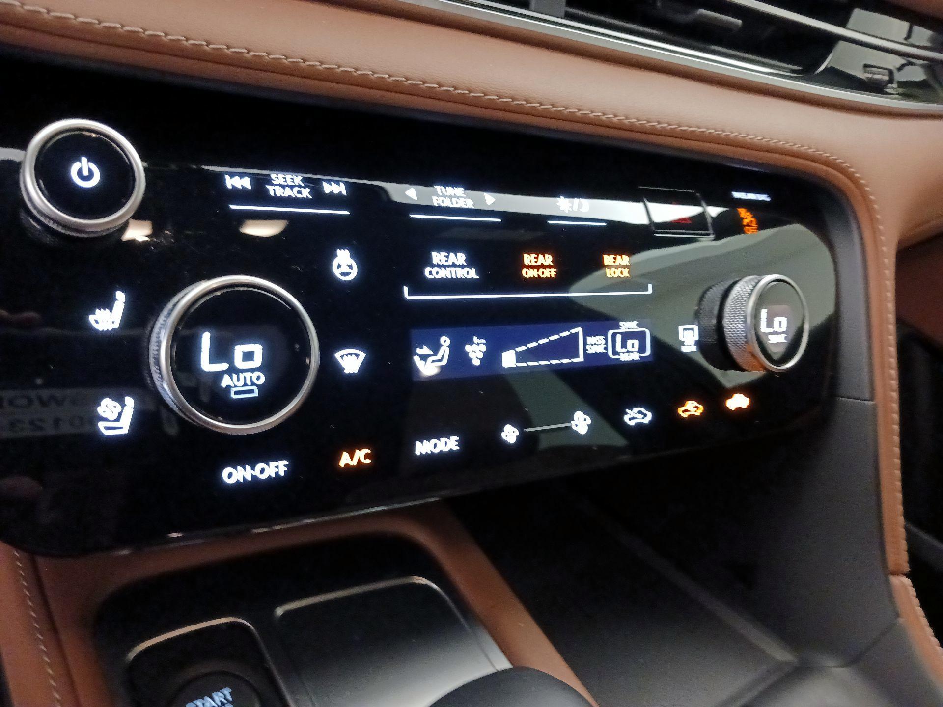 Thumbnail: 2023 INFINITI QX60 - 17