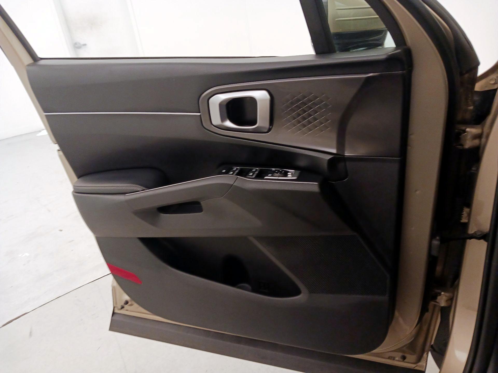 Thumbnail: 2021 Kia Sorento - 12