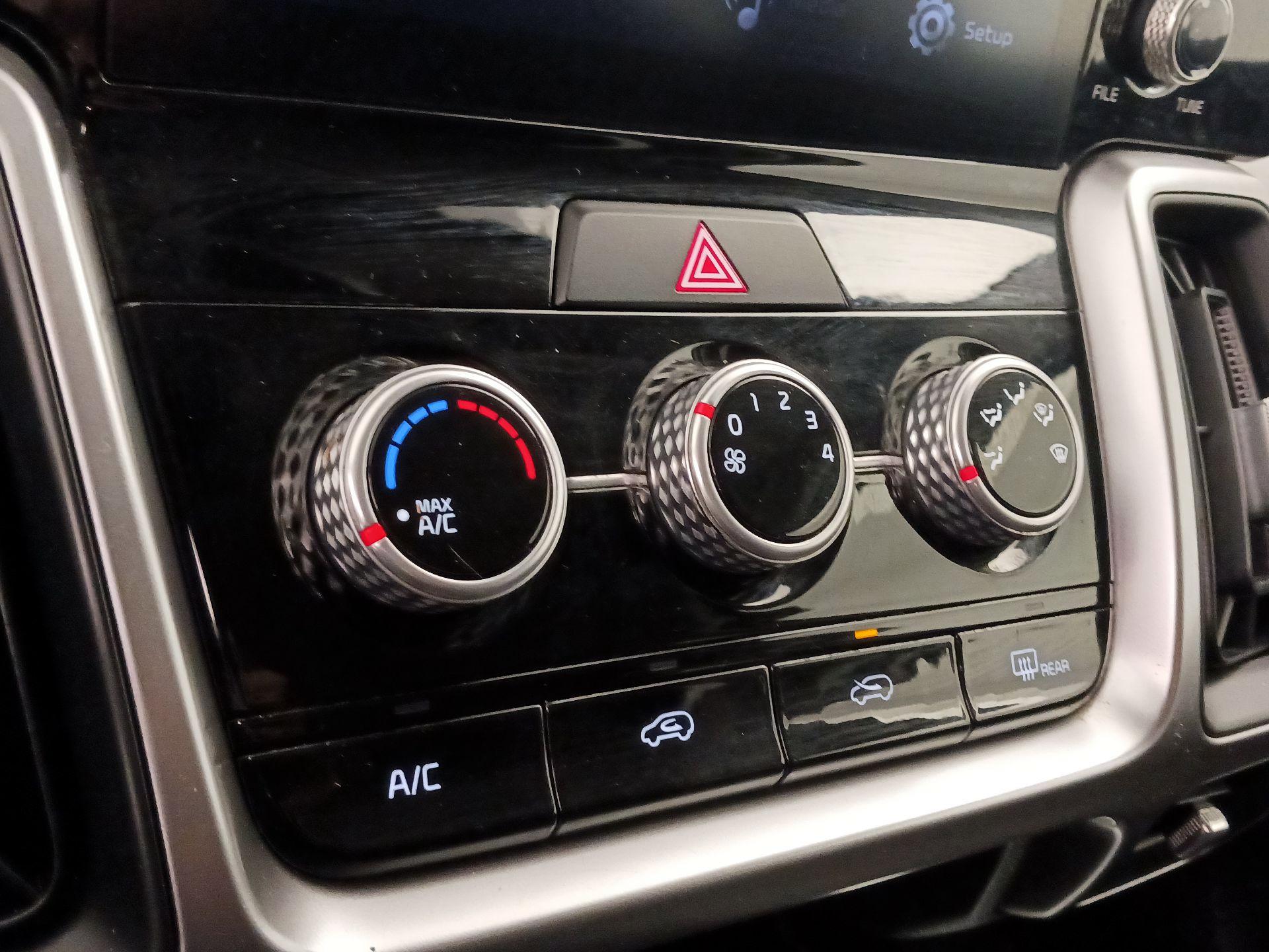 Thumbnail: 2021 Kia Sorento - 16