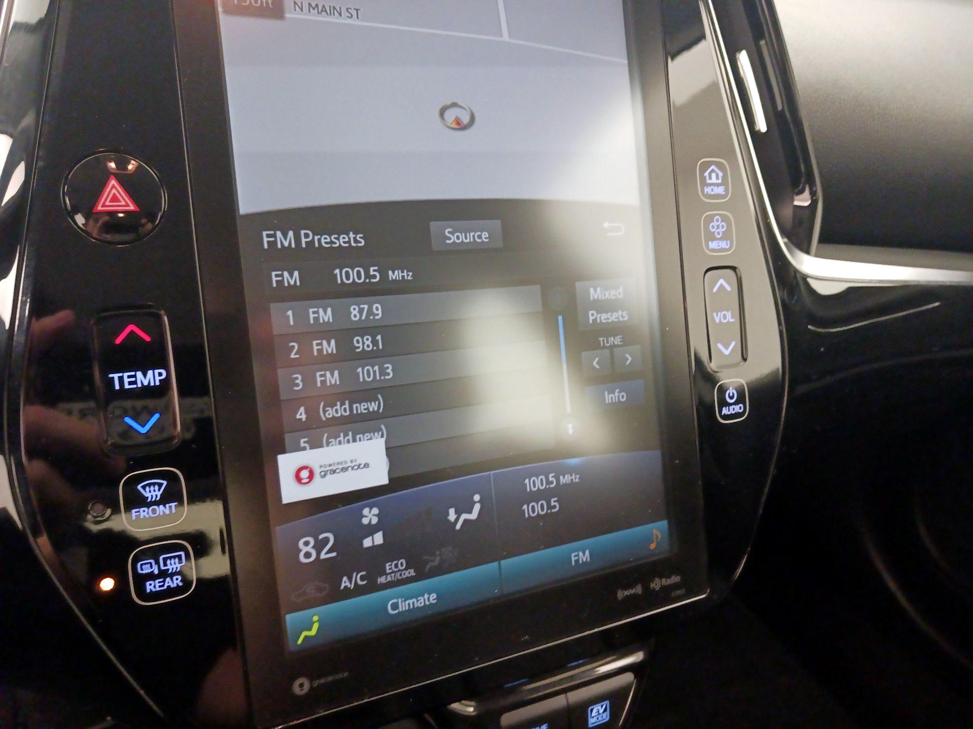 Thumbnail: 2018 Toyota Prius - 16