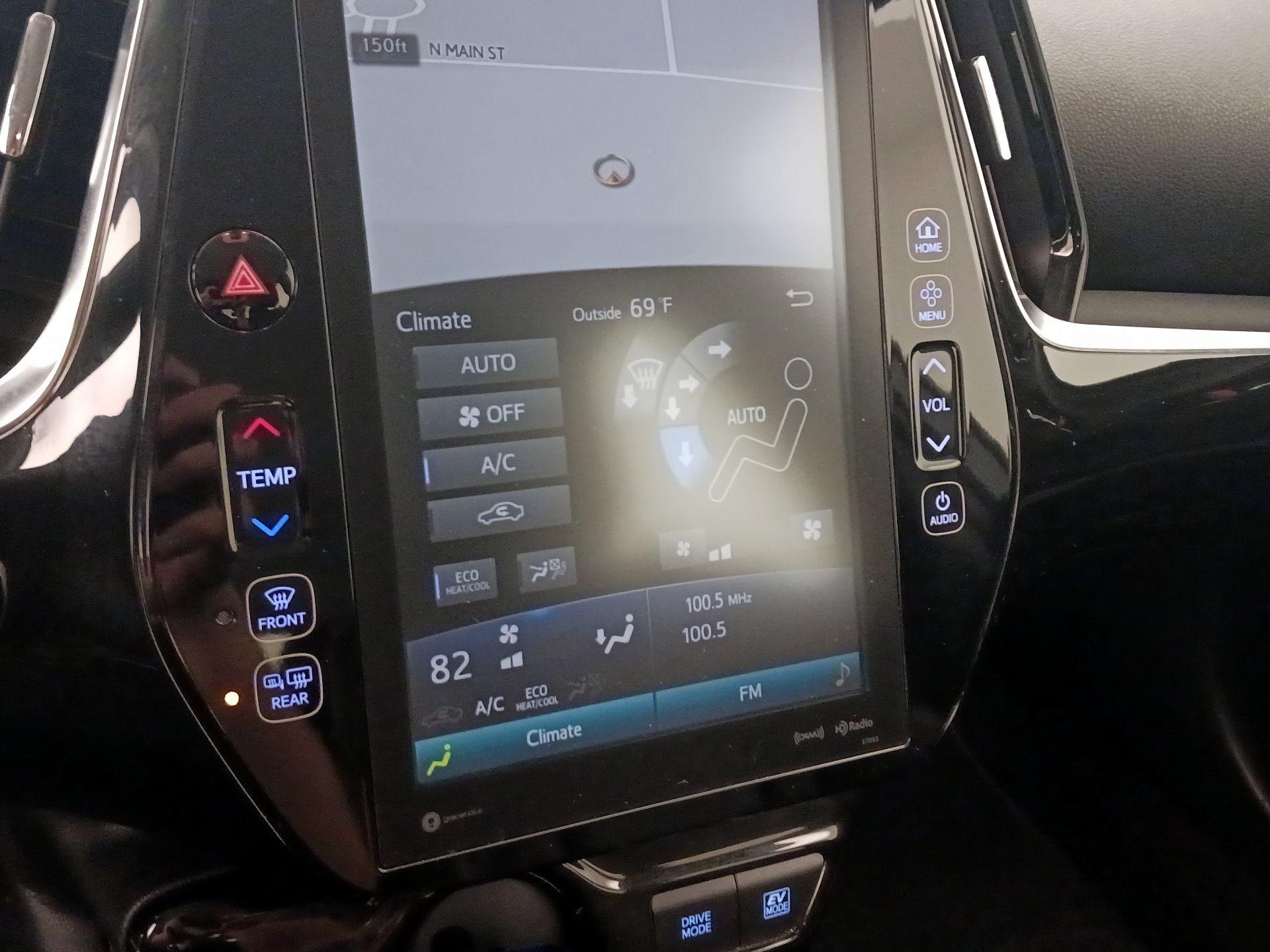 Thumbnail: 2018 Toyota Prius - 17