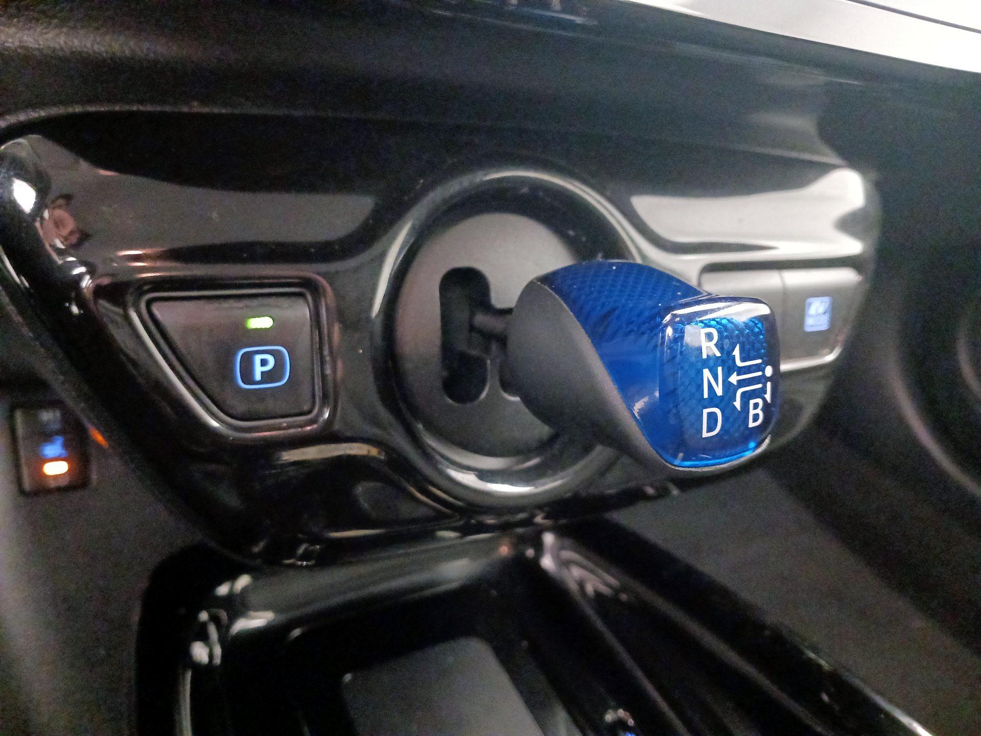 Thumbnail: 2018 Toyota Prius - 18