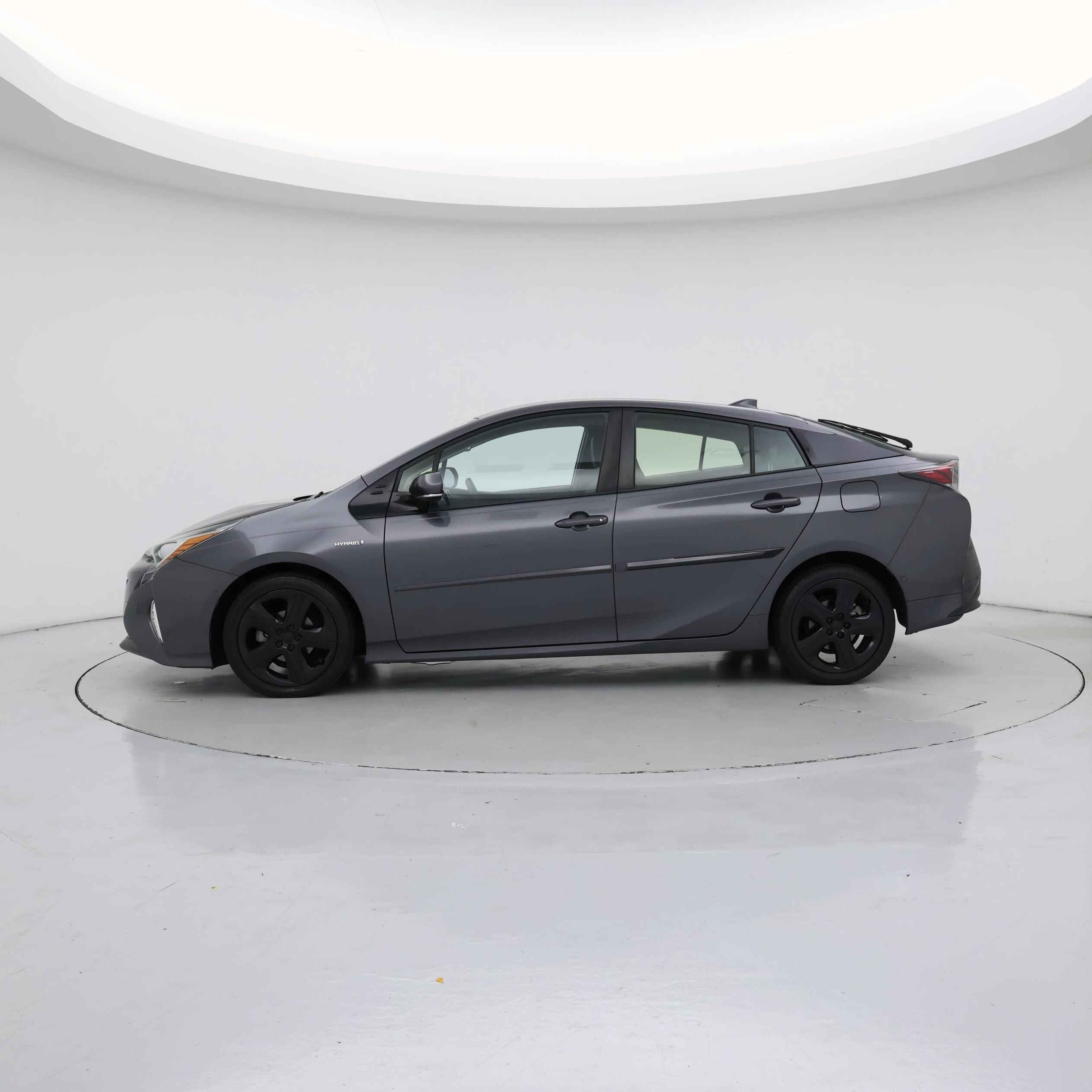 Thumbnail: 2018 Toyota Prius - 3