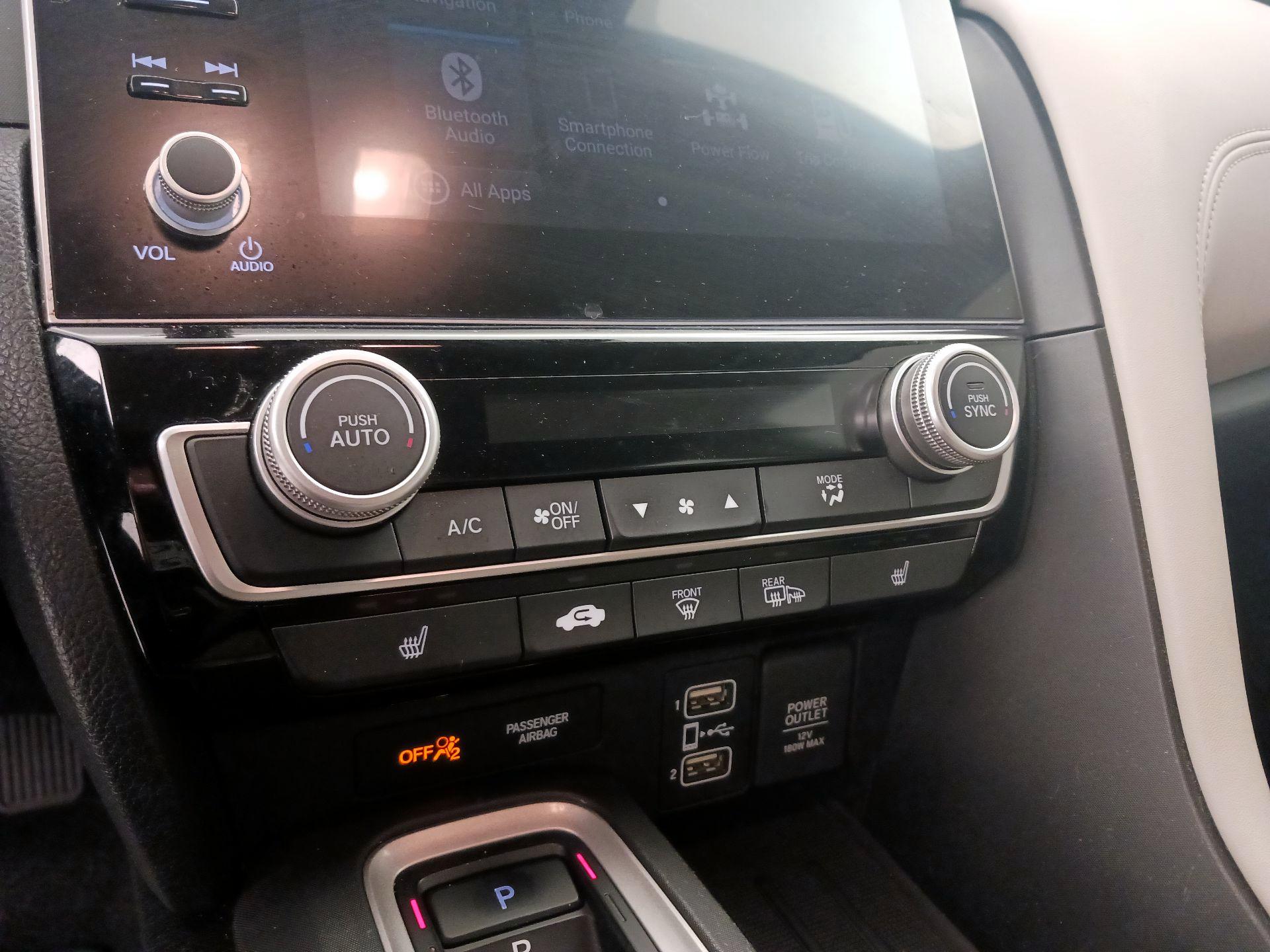 Thumbnail: 2019 Honda Insight - 17