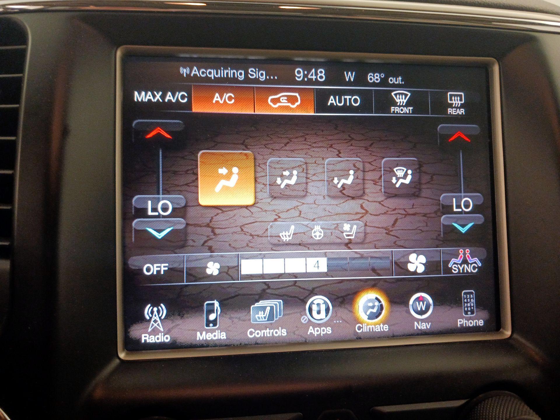 Thumbnail: 2015 Jeep Grand Cherokee - 17