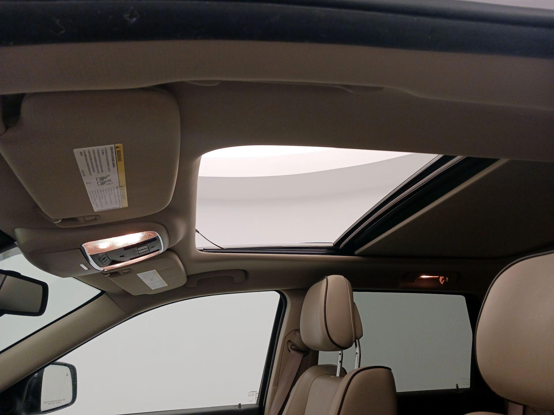 Thumbnail: 2015 Jeep Grand Cherokee - 20