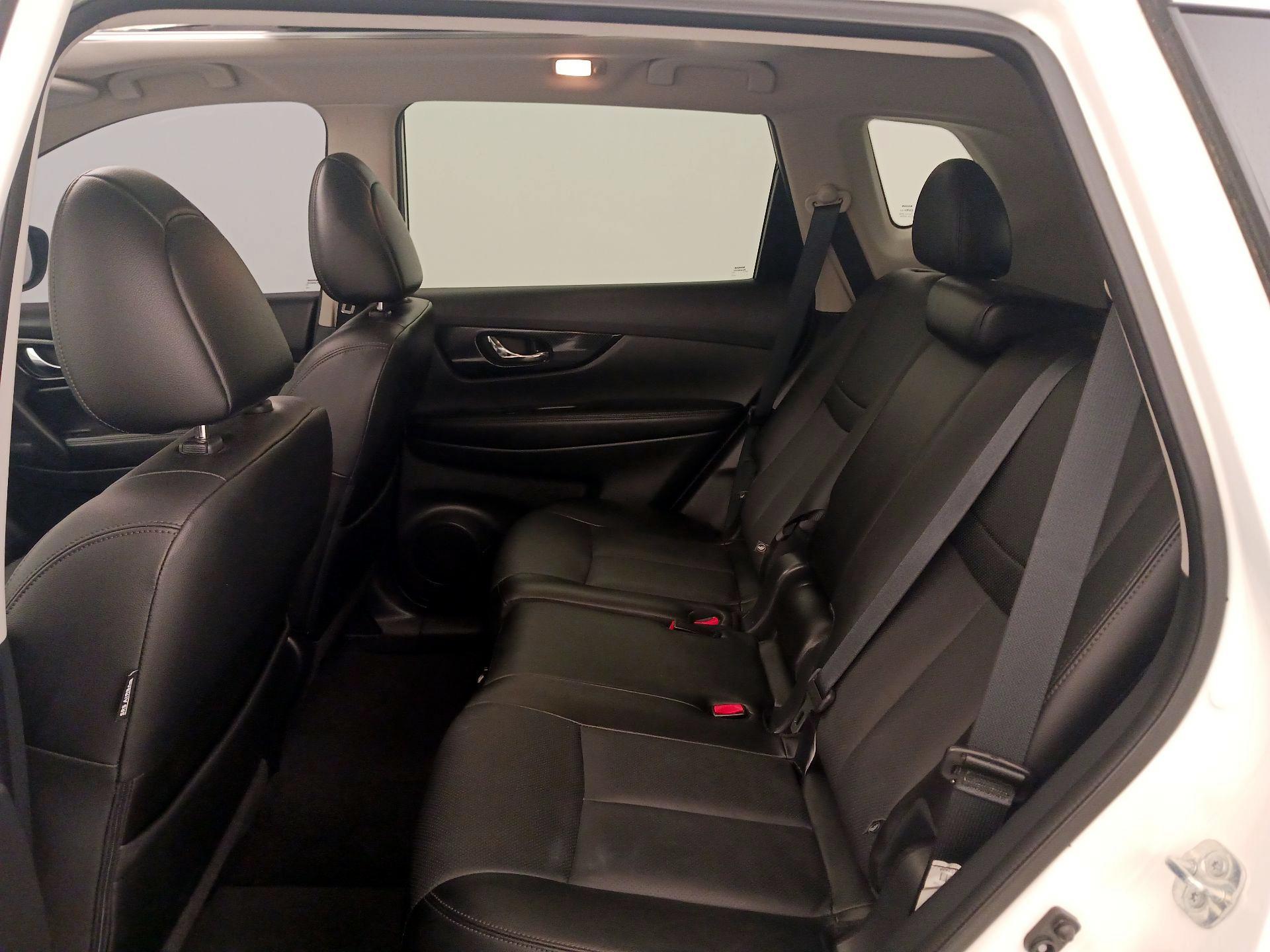 Thumbnail: 2017 Nissan Rogue - 20