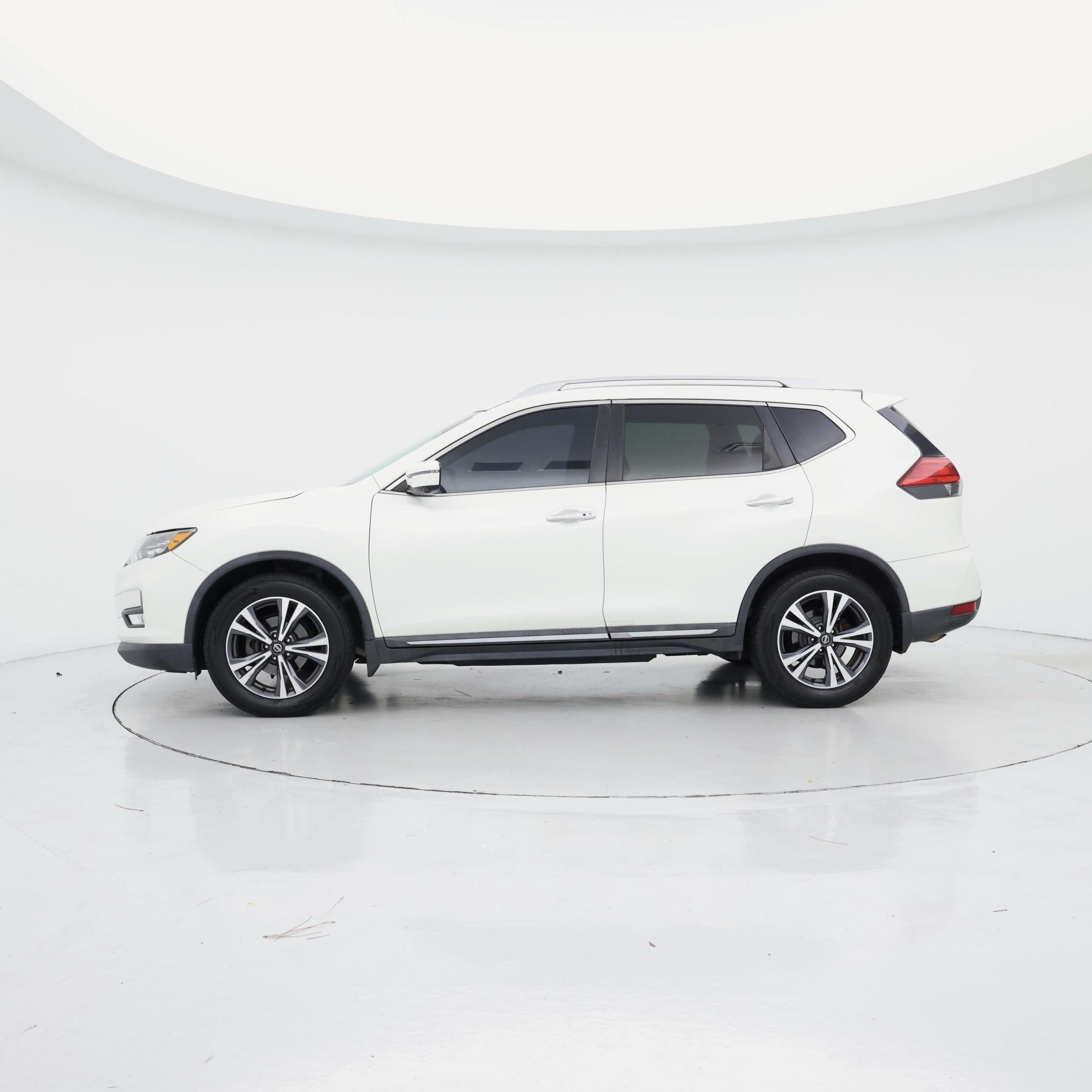 Thumbnail: 2017 Nissan Rogue - 3