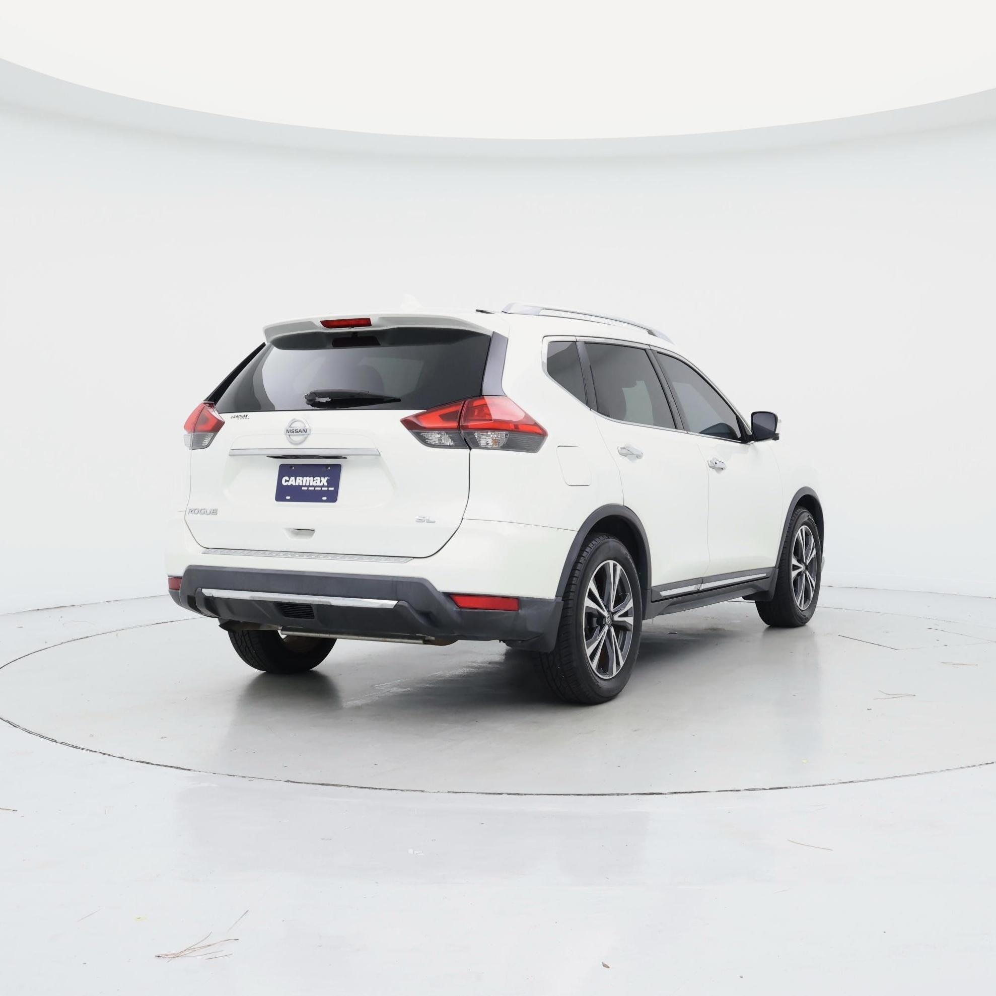 Thumbnail: 2017 Nissan Rogue - 8