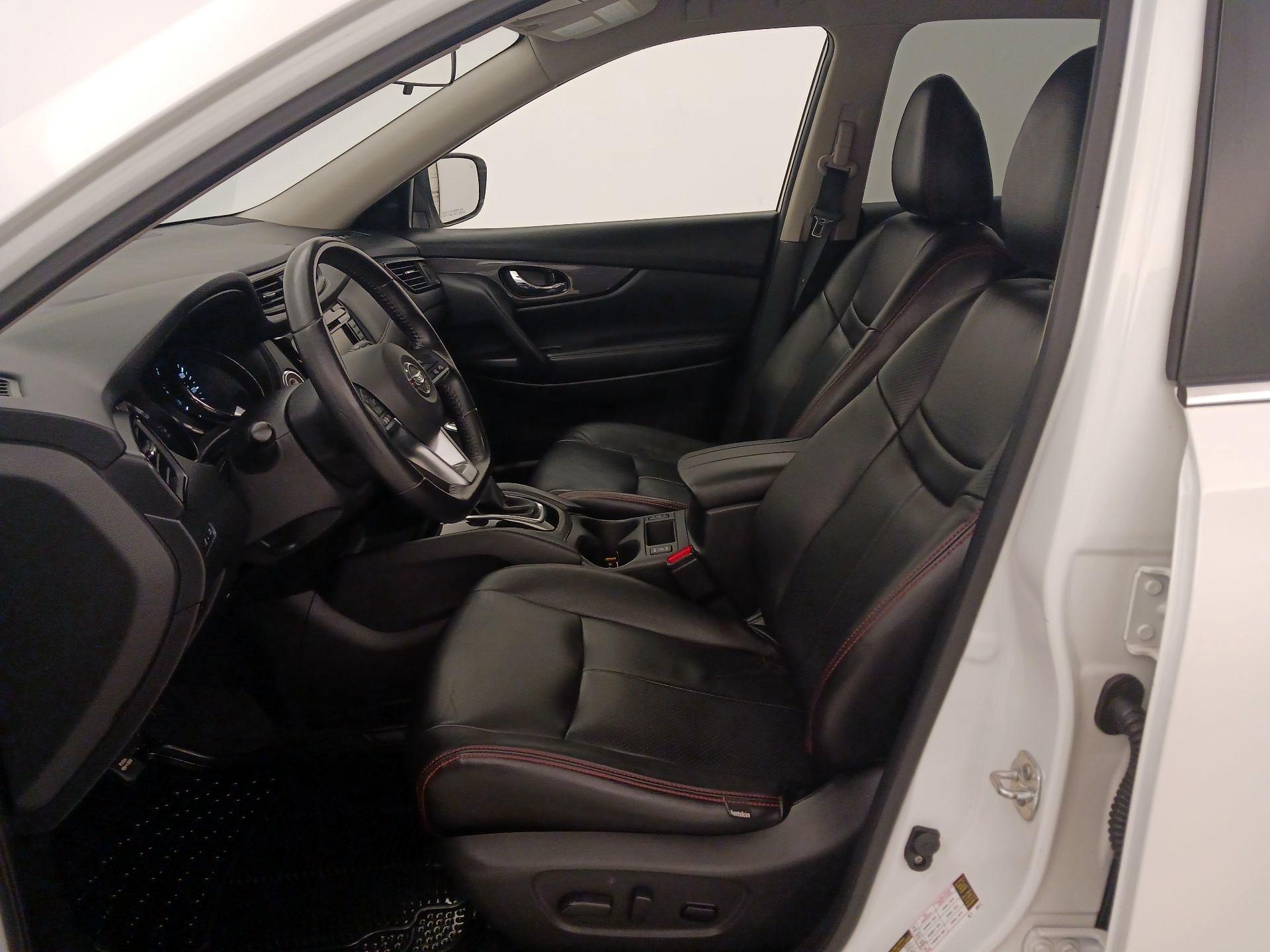 Thumbnail: 2019 Nissan Rogue - 11