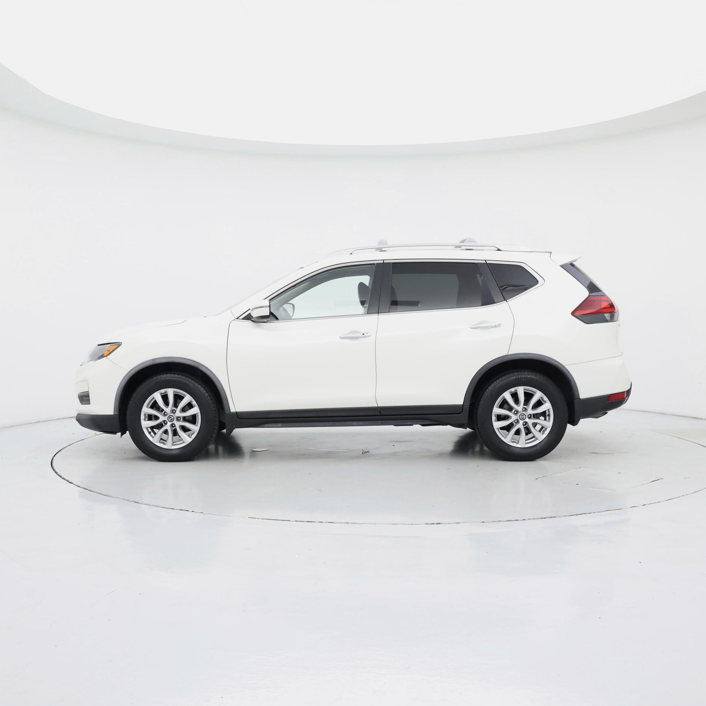 Thumbnail: 2019 Nissan Rogue - 3