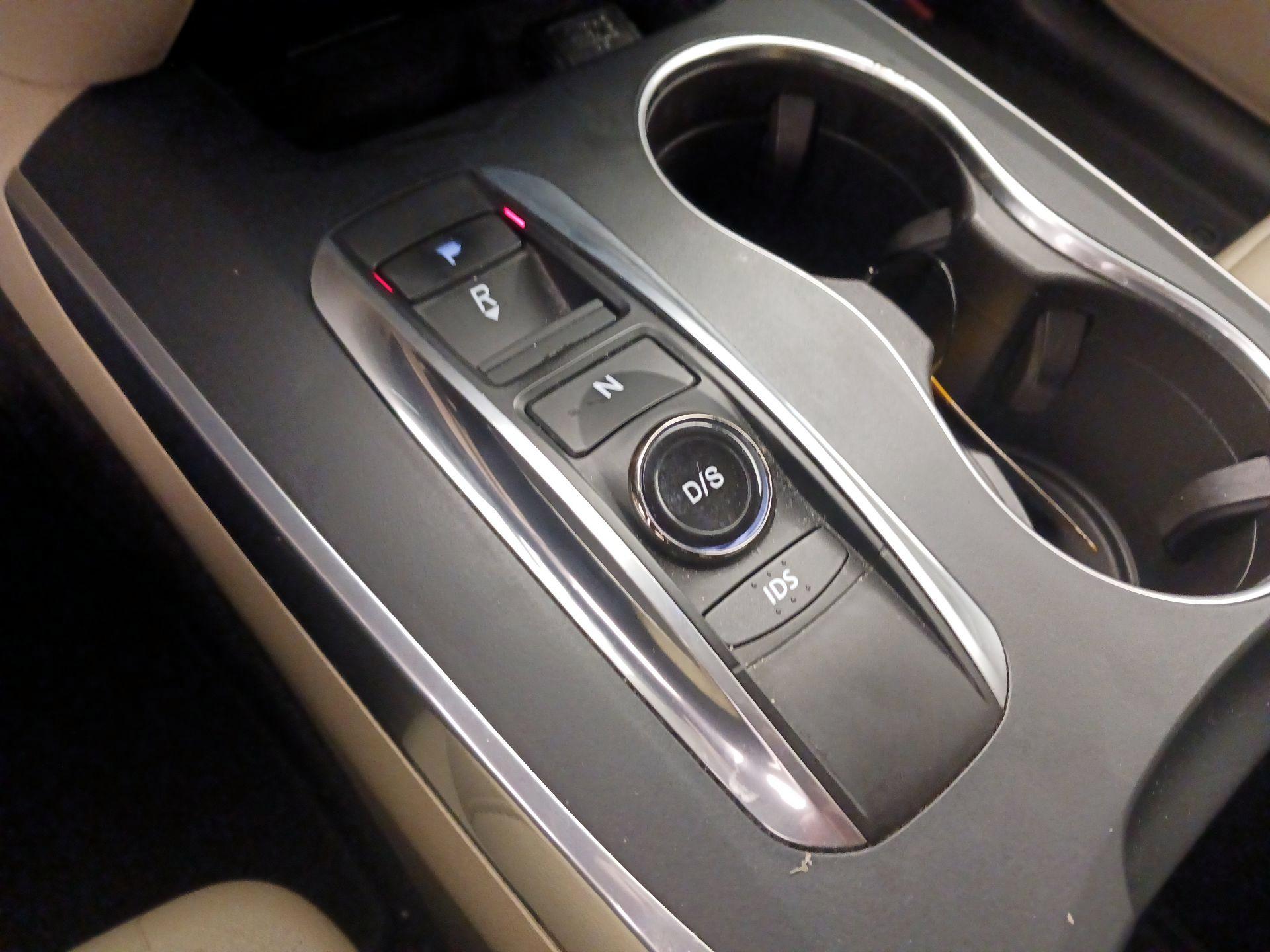 Thumbnail: 2016 Acura MDX - 17