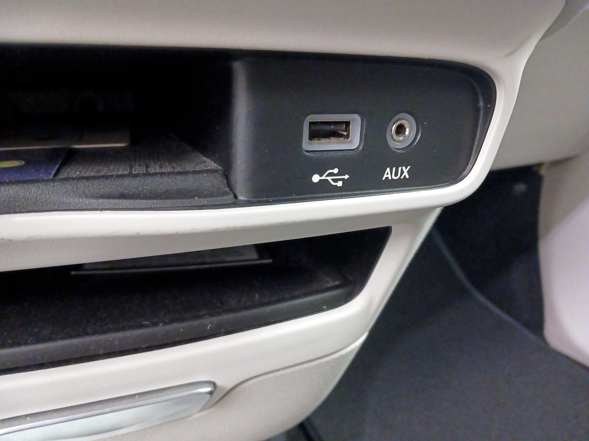 Thumbnail: 2017 Chrysler Pacifica - 18
