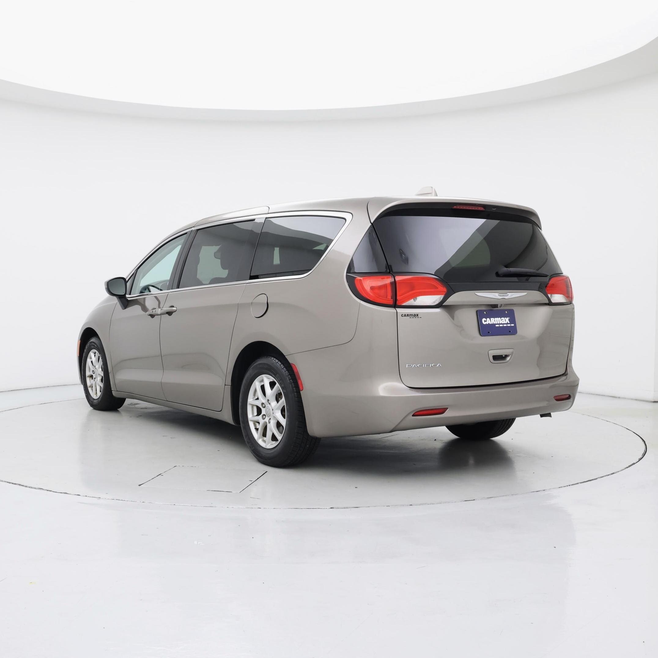Thumbnail: 2017 Chrysler Pacifica - 2