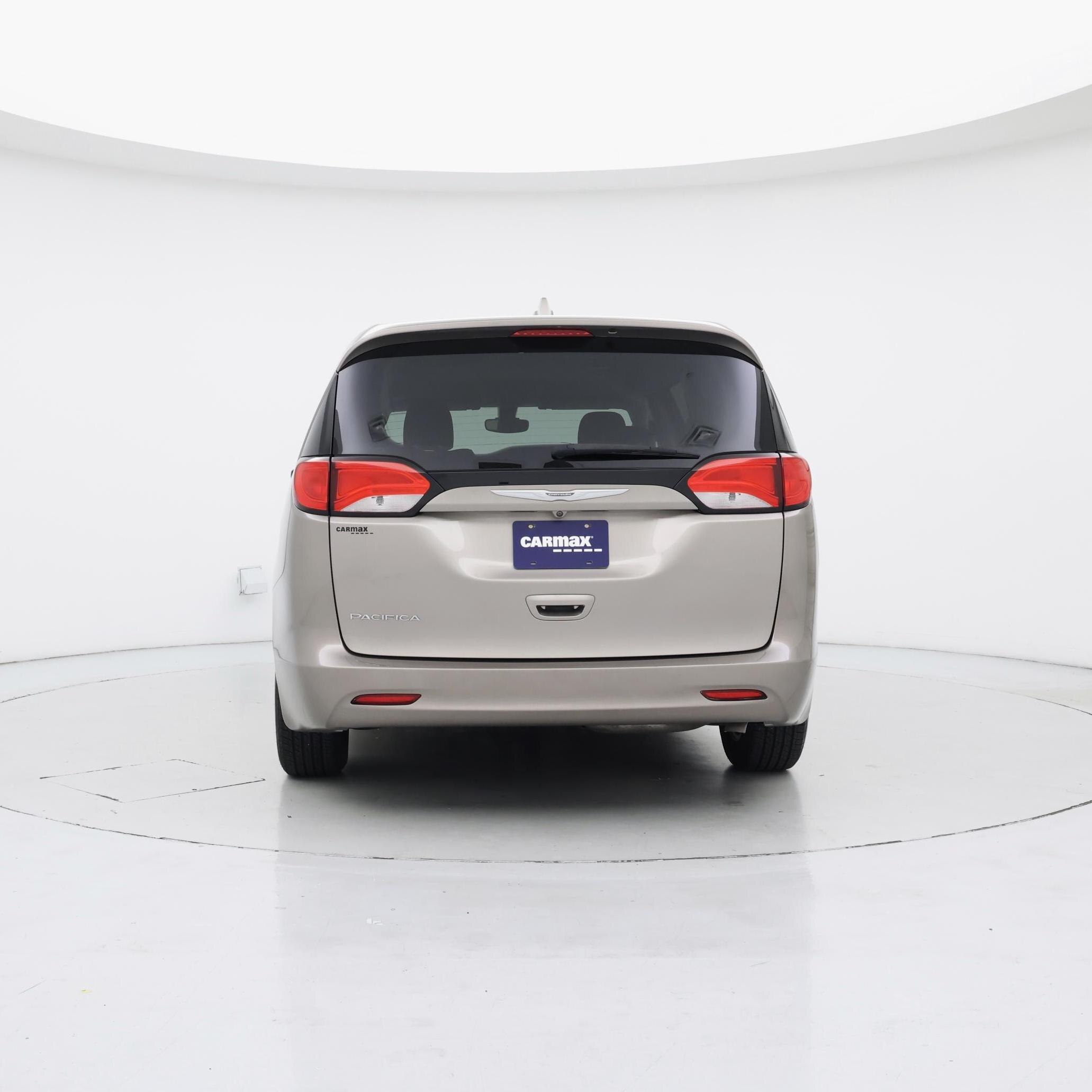 Thumbnail: 2017 Chrysler Pacifica - 6