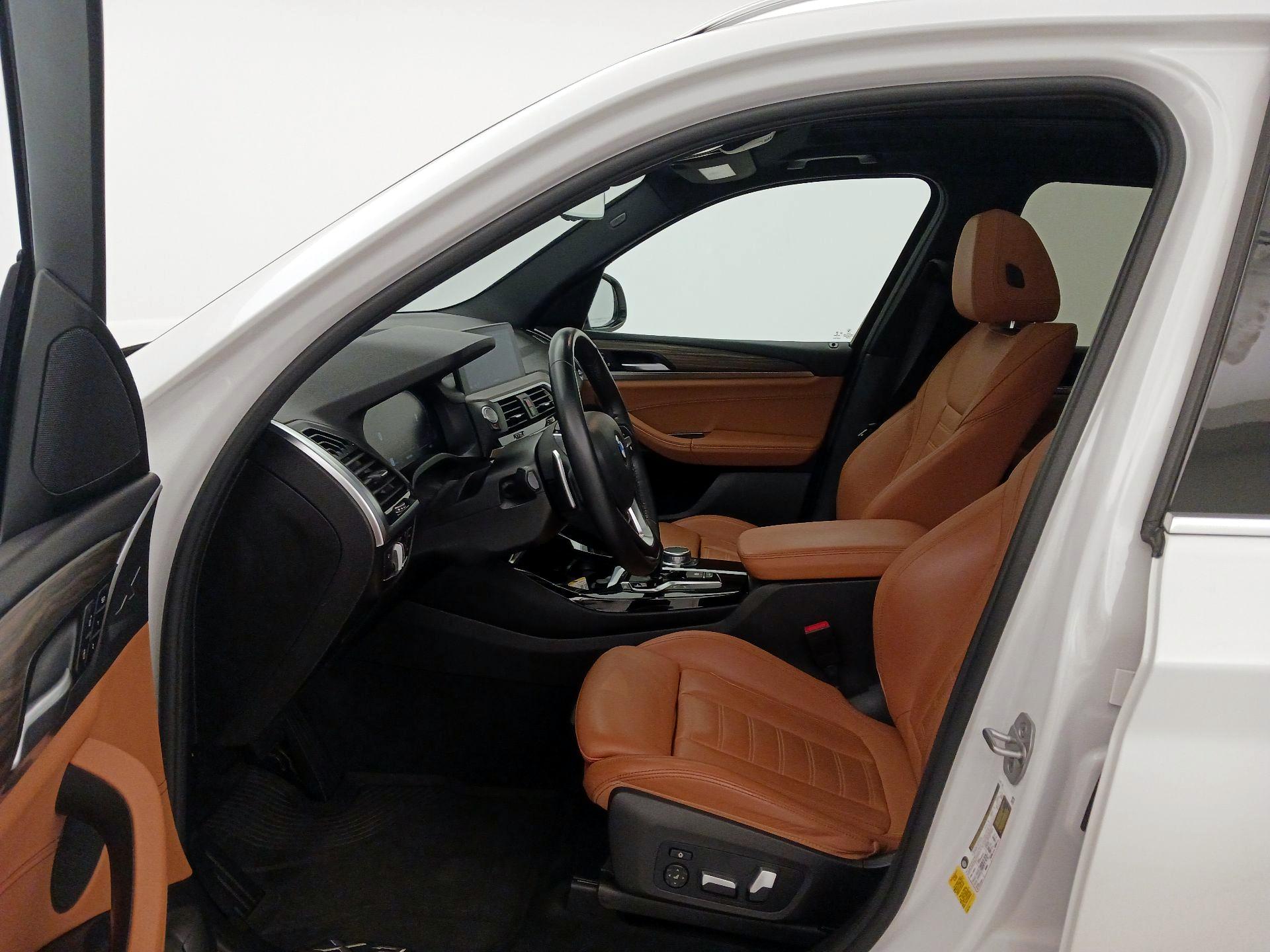 Thumbnail: 2021 BMW X3 - 11