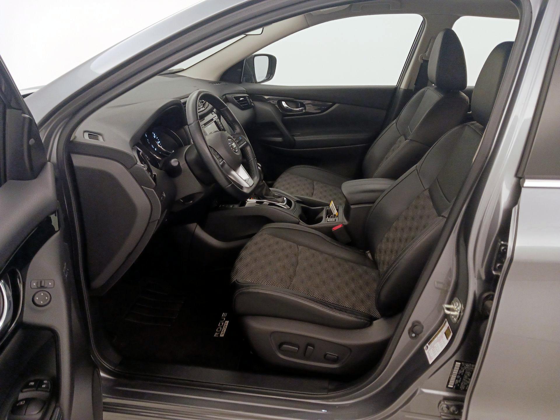 Thumbnail: 2021 Nissan Rogue Sport - 11