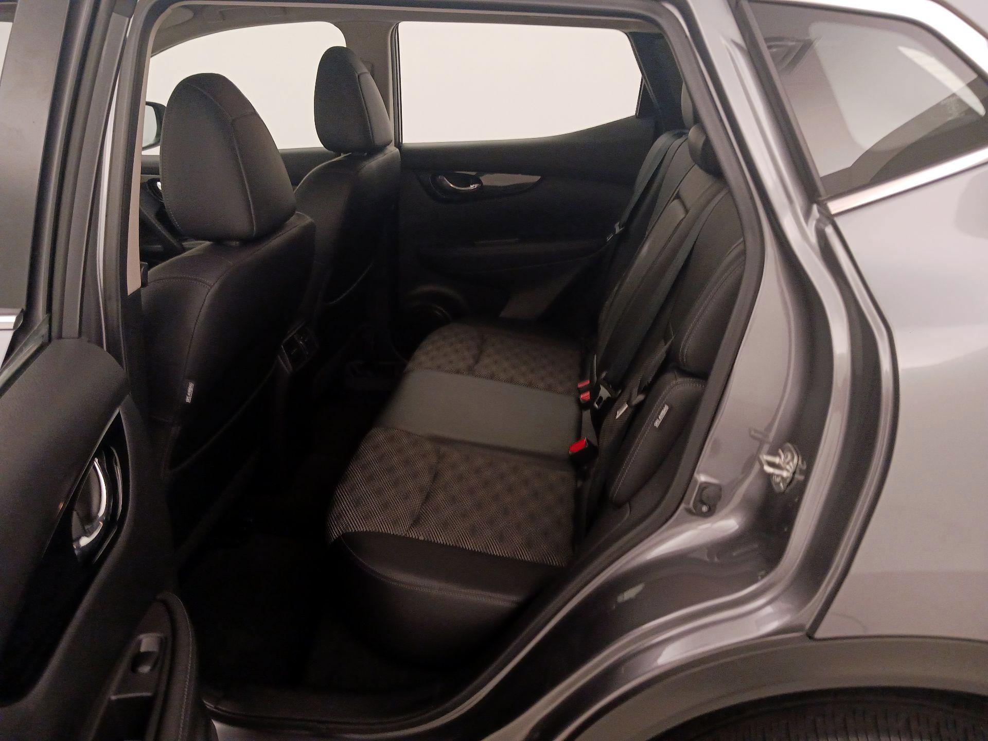 Thumbnail: 2021 Nissan Rogue Sport - 19