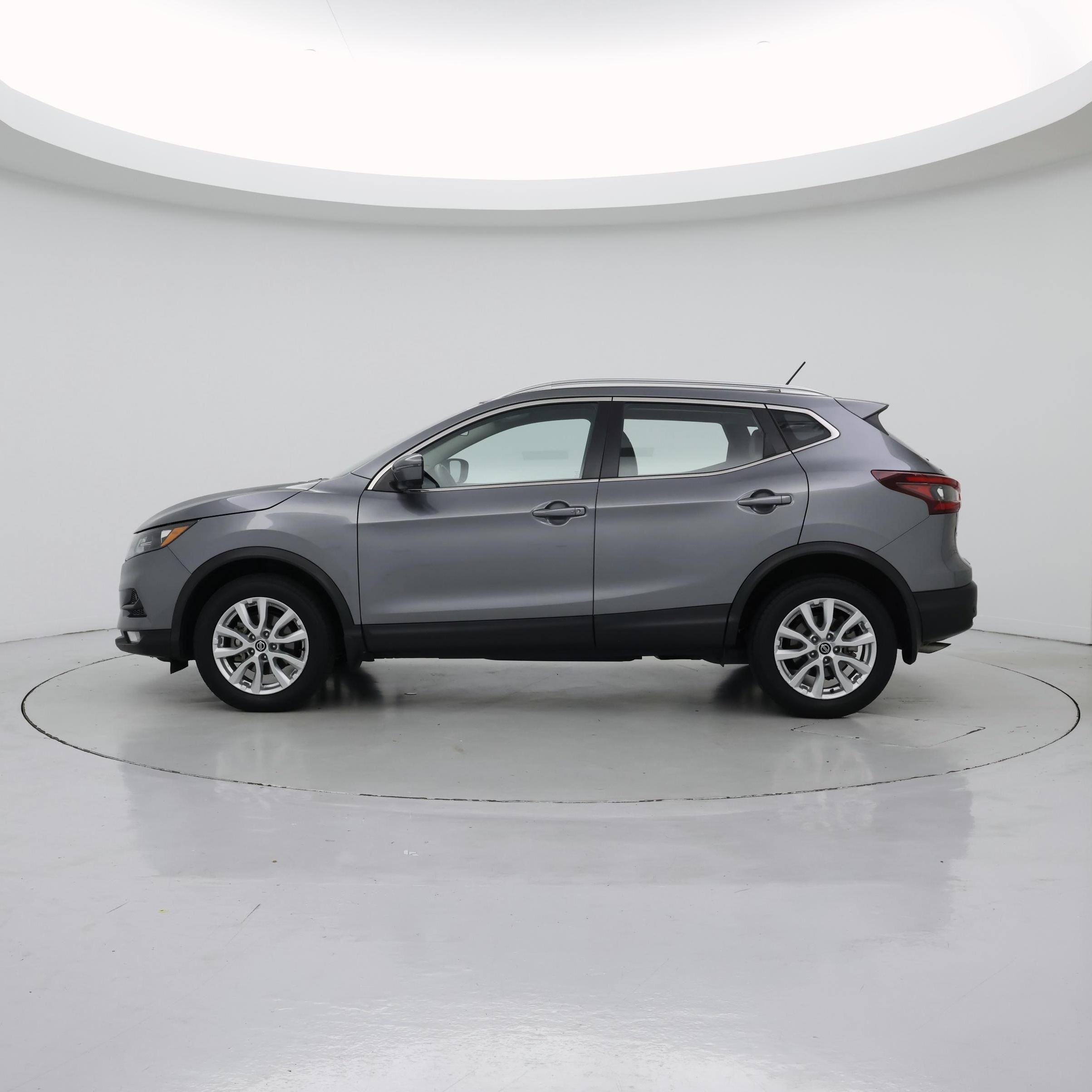 Thumbnail: 2021 Nissan Rogue Sport - 3