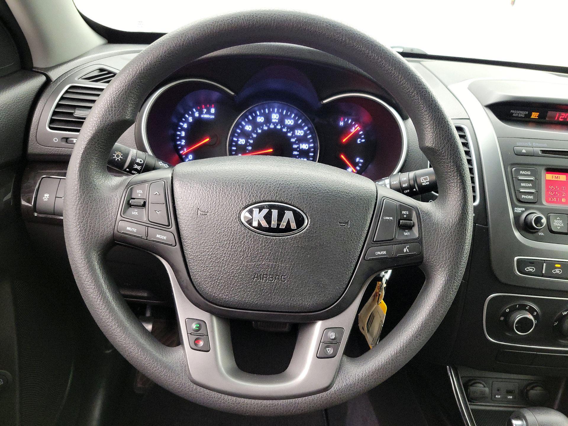 Thumbnail: 2015 Kia Sorento - 10
