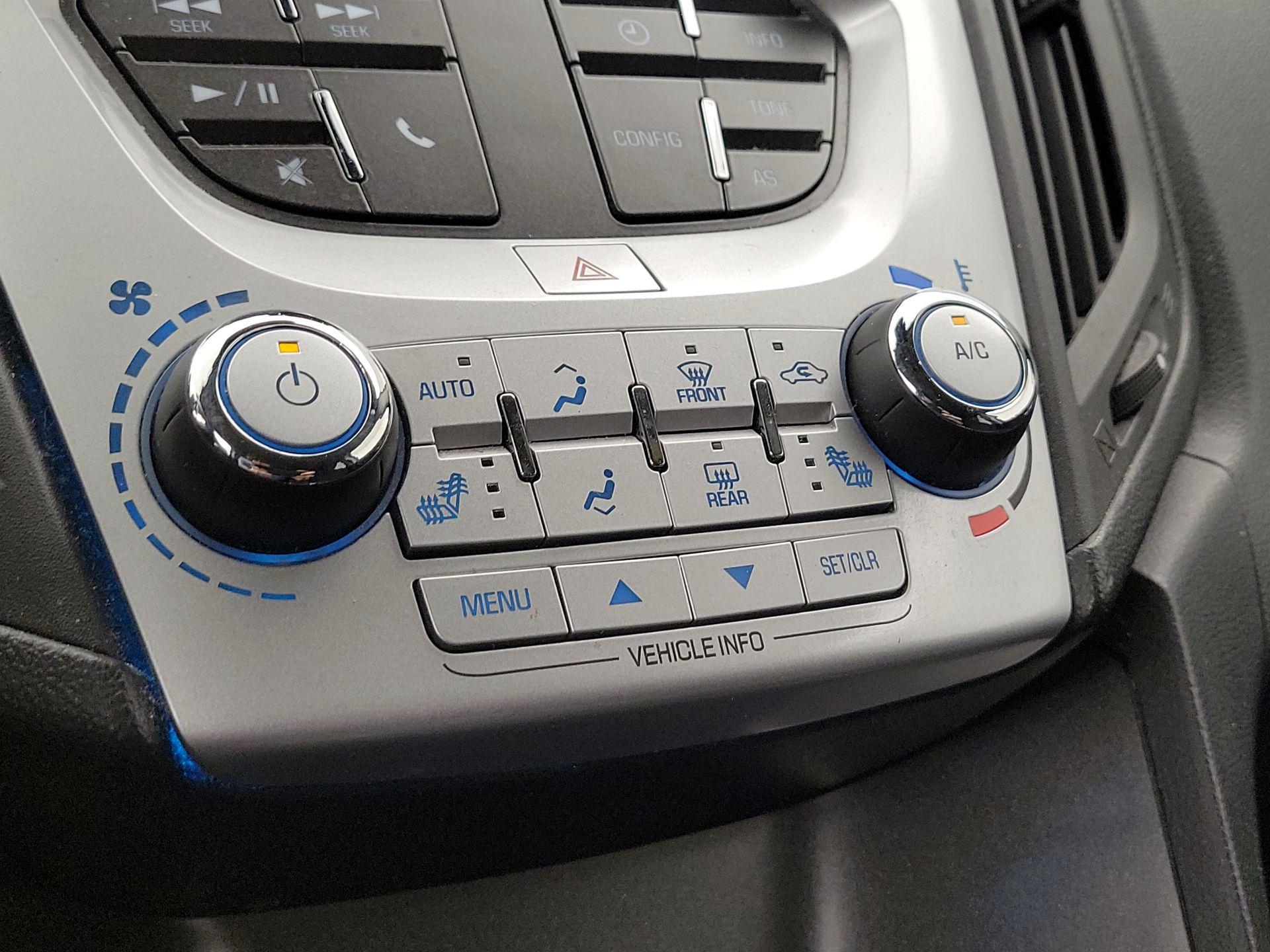 Thumbnail: 2016 Chevrolet Equinox - 16