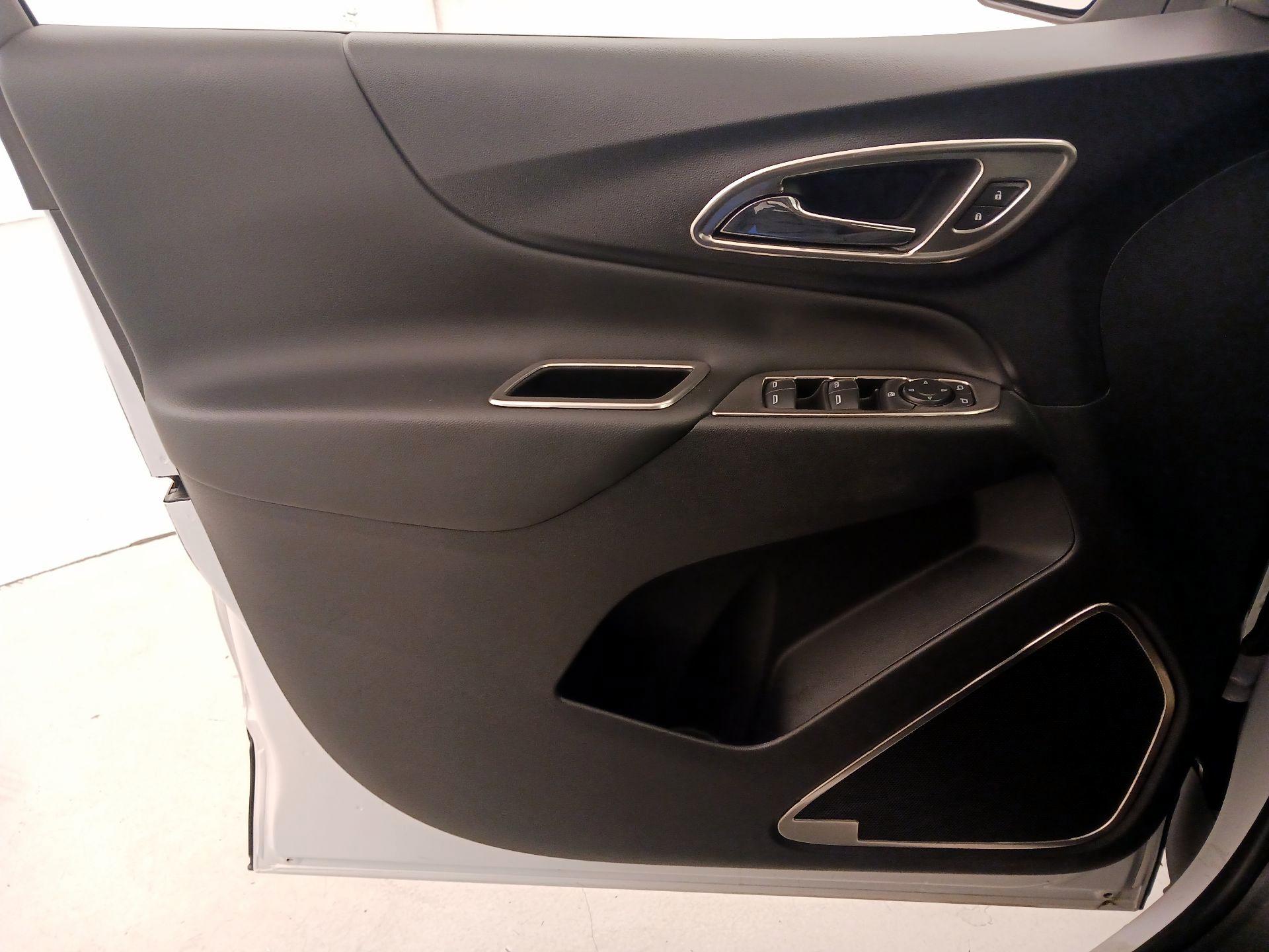 Thumbnail: 2022 Chevrolet Equinox - 12