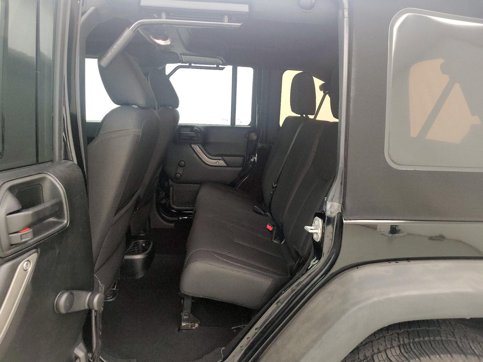 Thumbnail: 2018 Jeep Wrangler - 17