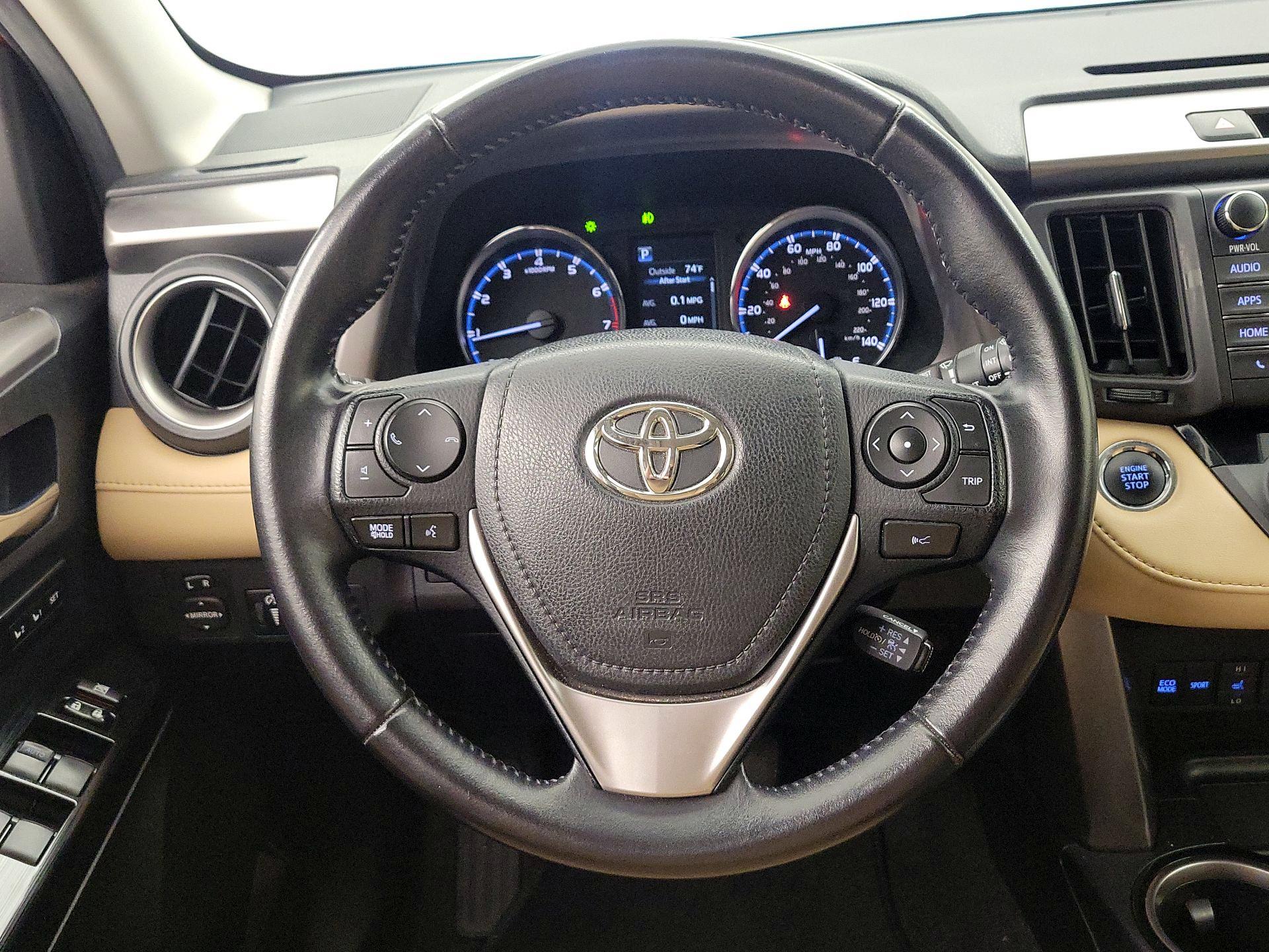 Thumbnail: 2016 Toyota RAV4 - 10