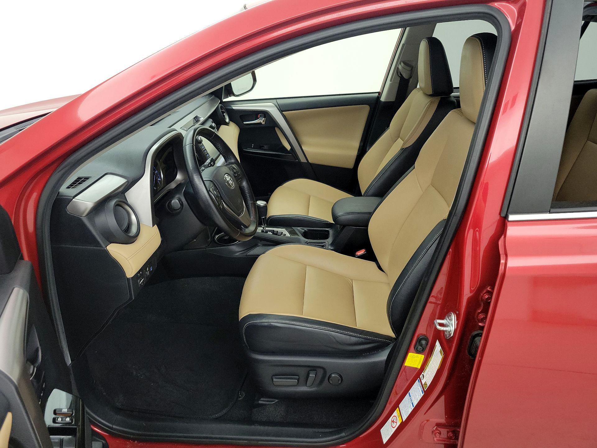 Thumbnail: 2016 Toyota RAV4 - 11