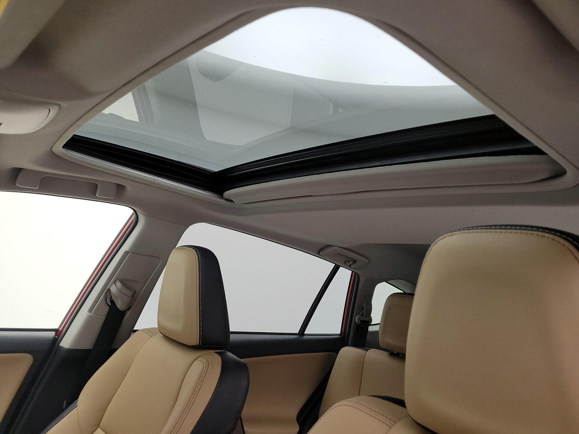 Thumbnail: 2016 Toyota RAV4 - 20