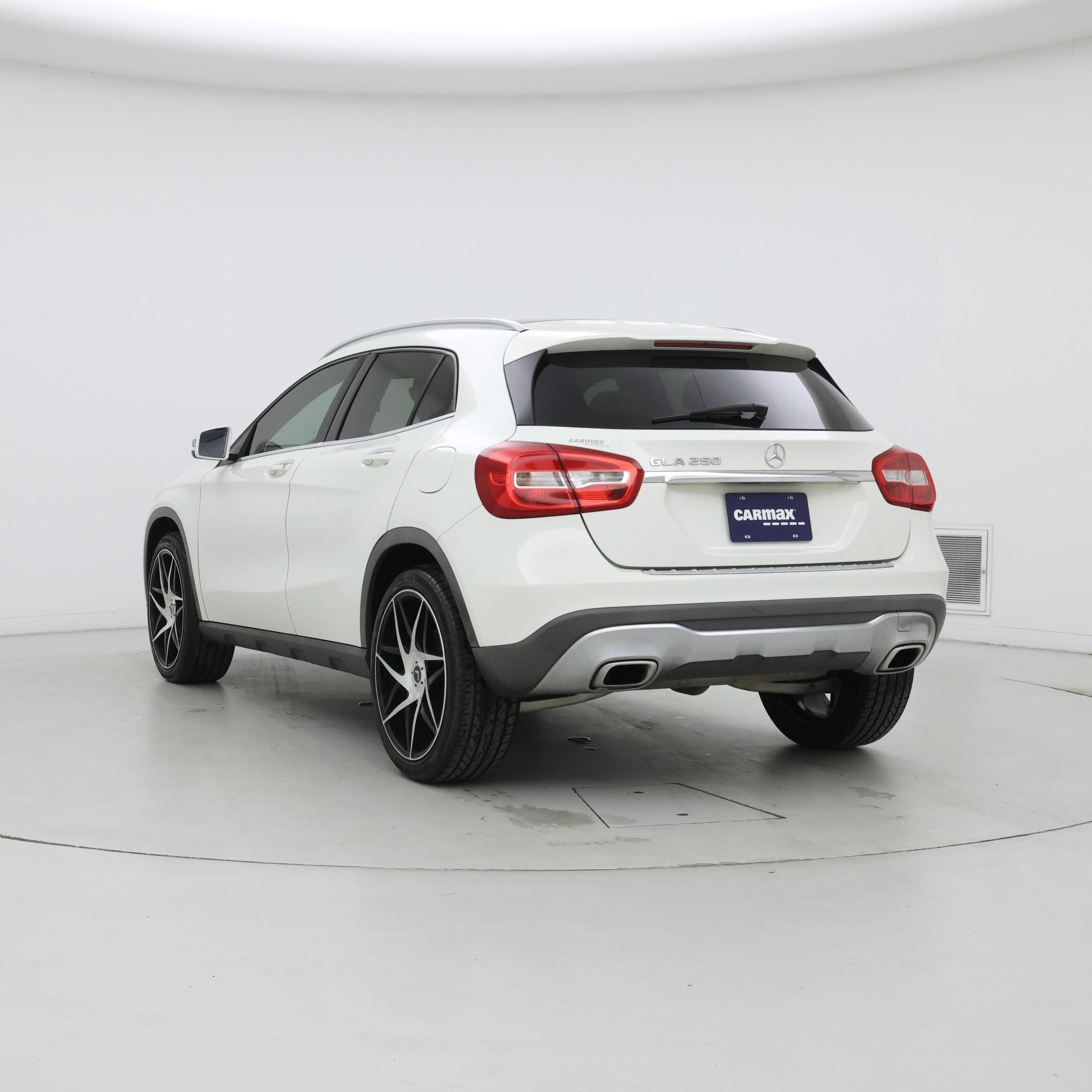 Thumbnail: 2018 Mercedes-Benz GLA - 2