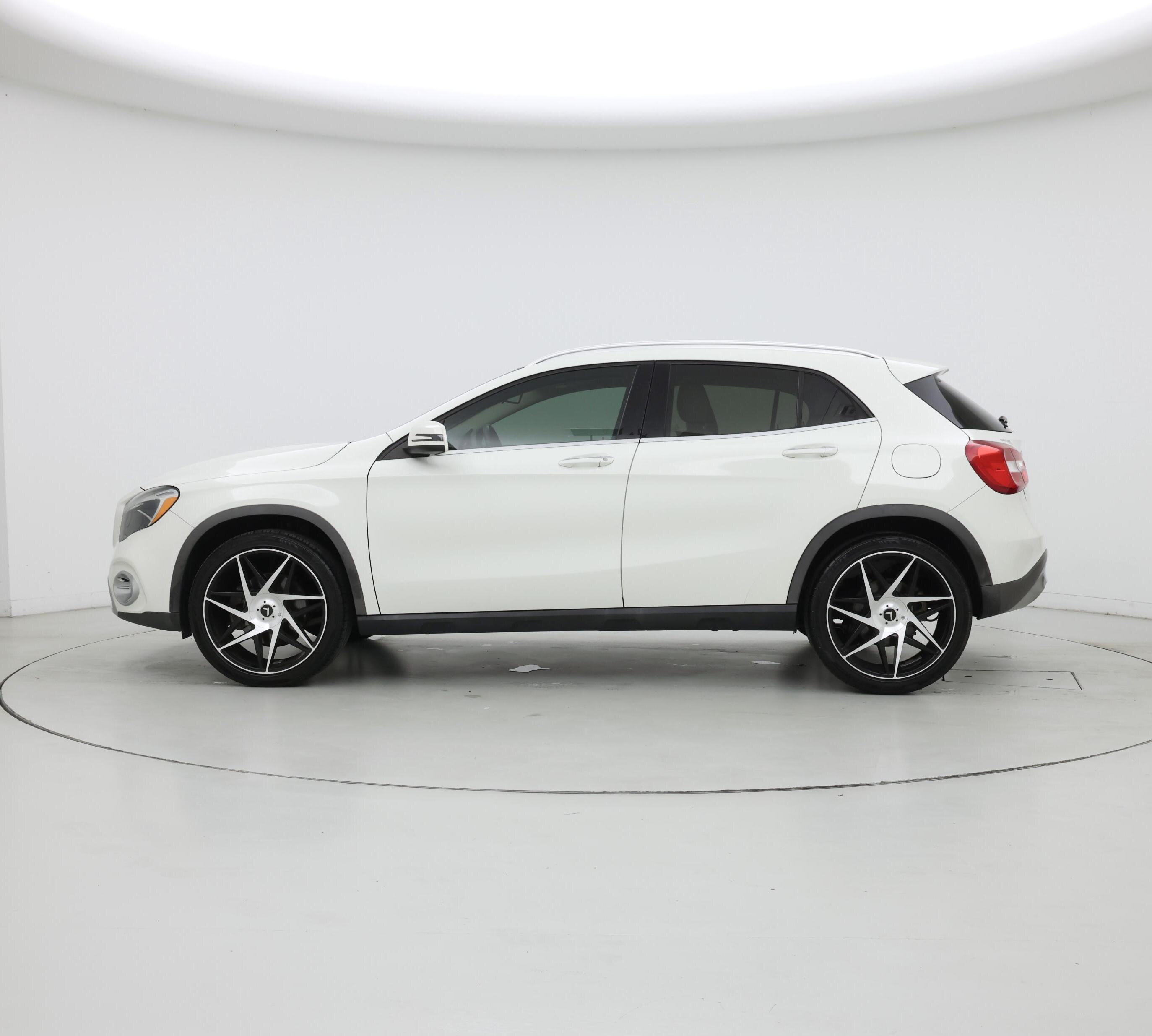 Thumbnail: 2018 Mercedes-Benz GLA - 3