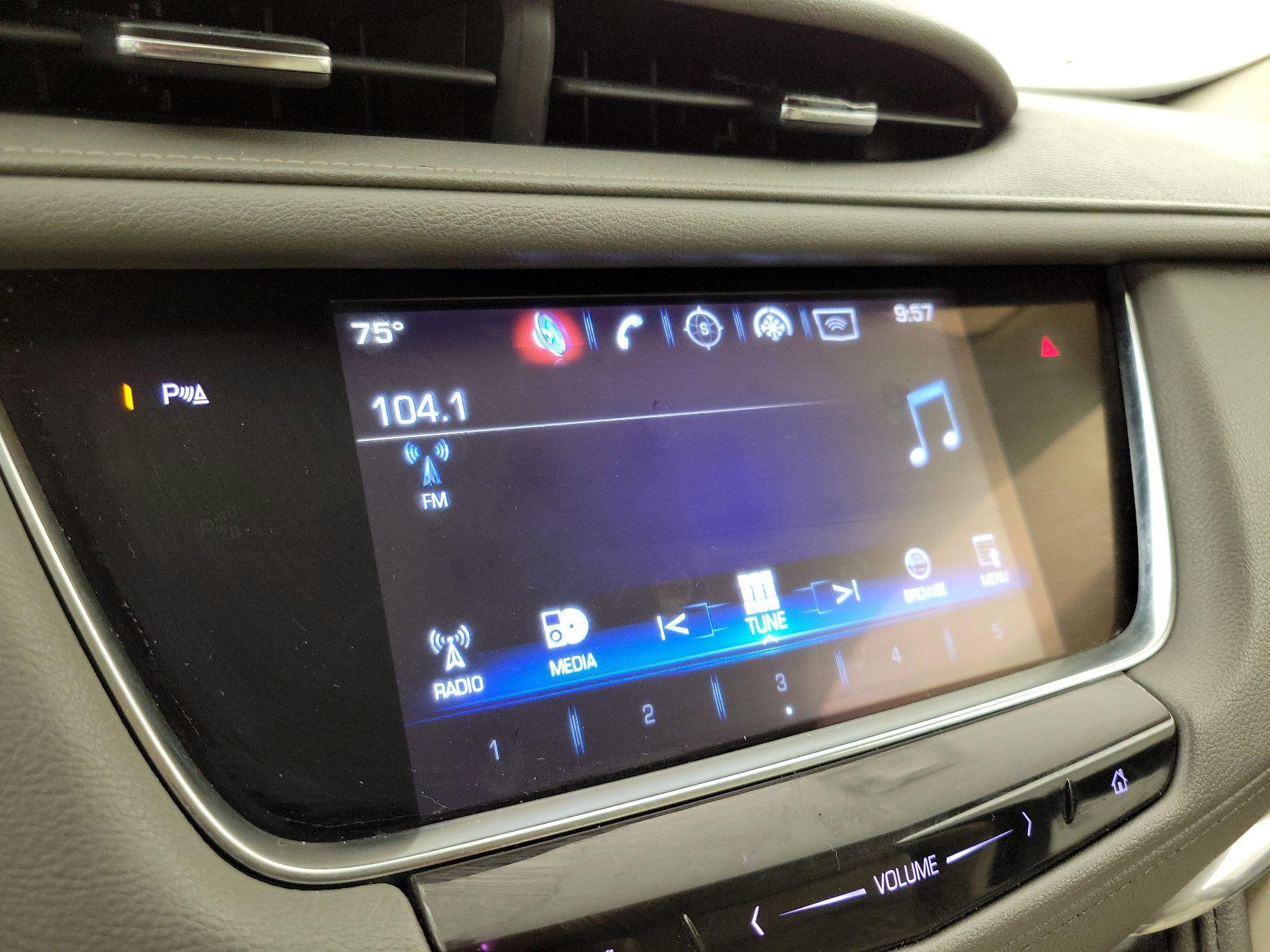 Thumbnail: 2017 Cadillac XT5 - 15
