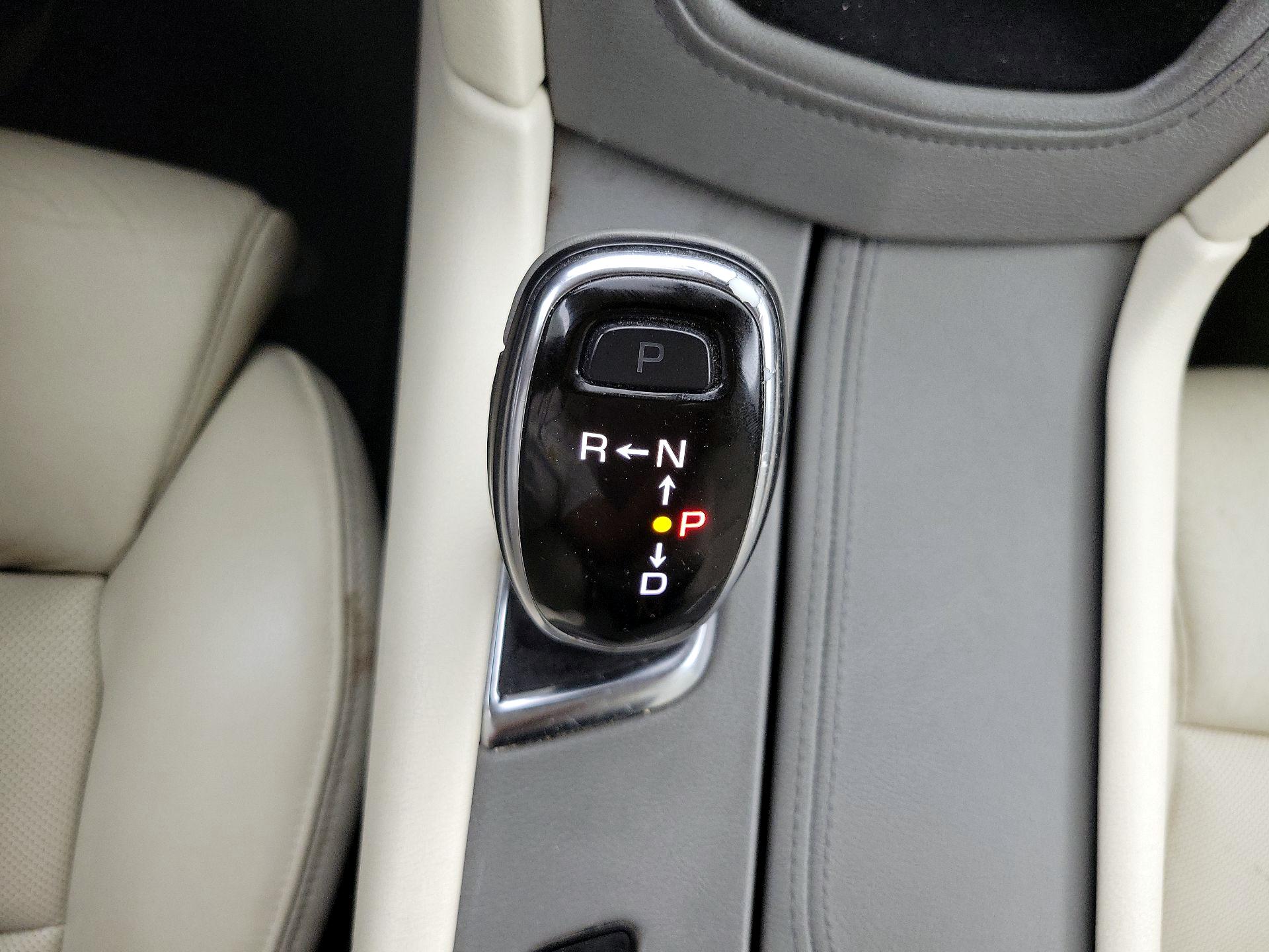 Thumbnail: 2017 Cadillac XT5 - 17