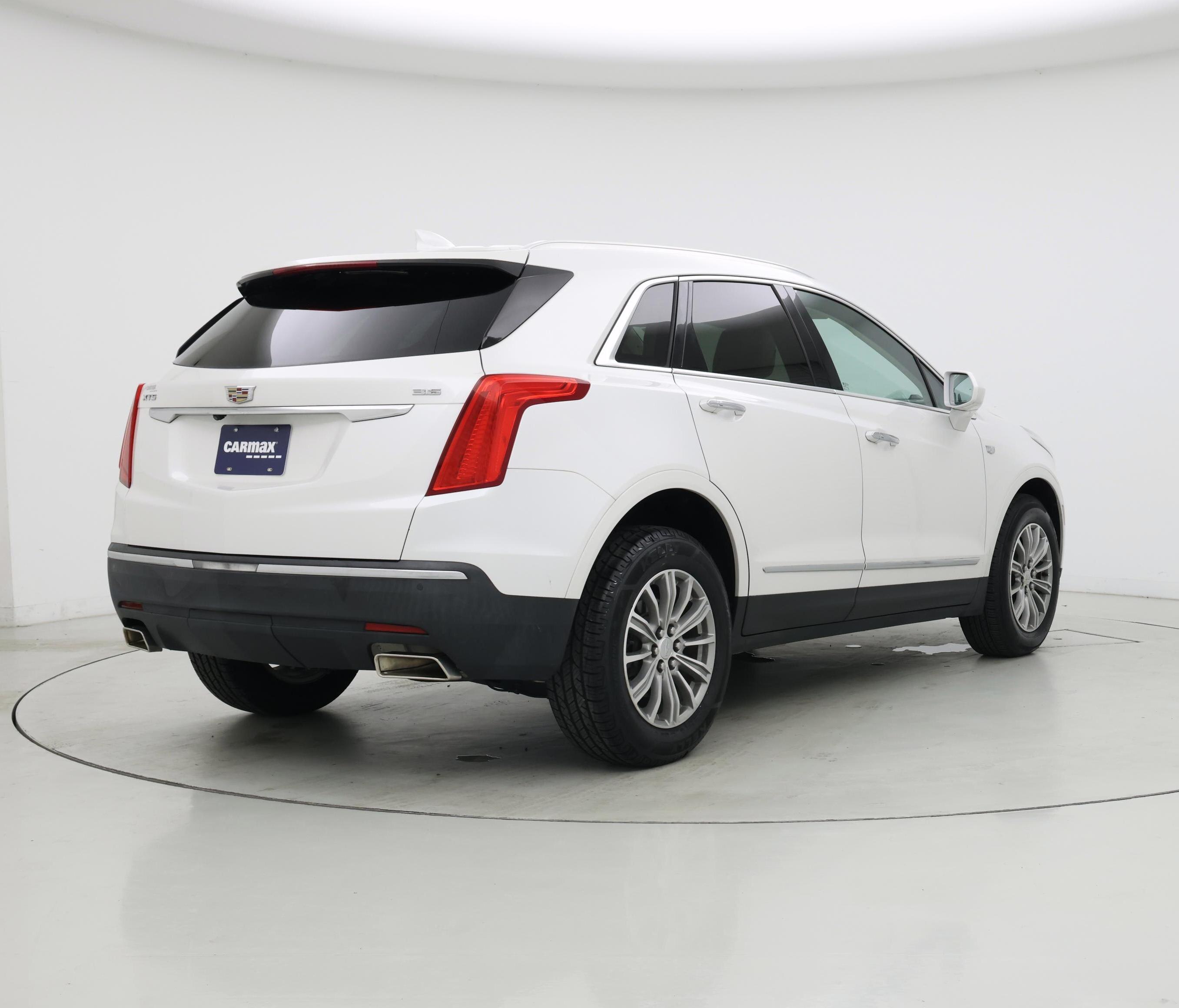 Thumbnail: 2017 Cadillac XT5 - 8