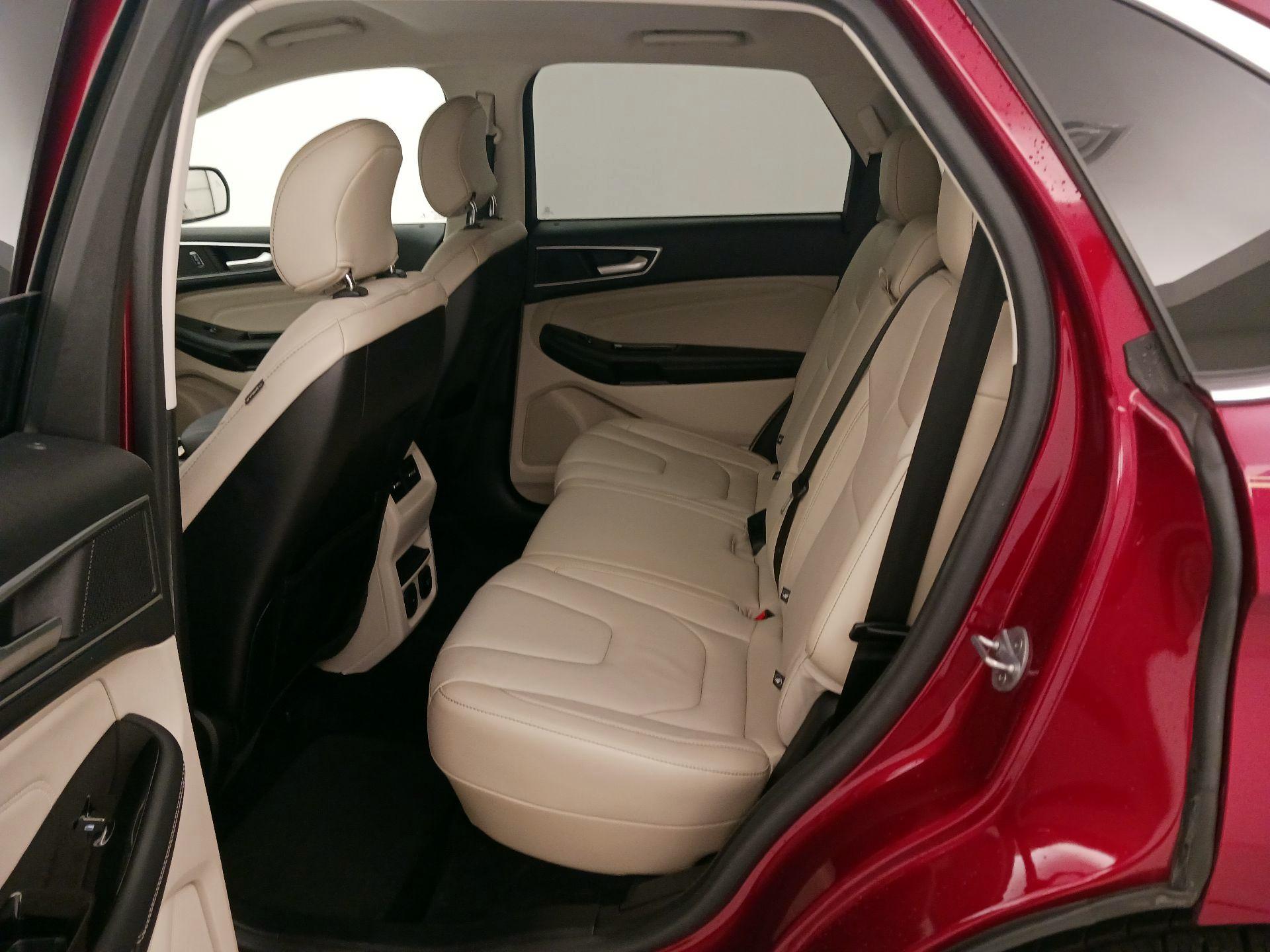 Thumbnail: 2015 Ford Edge - 20