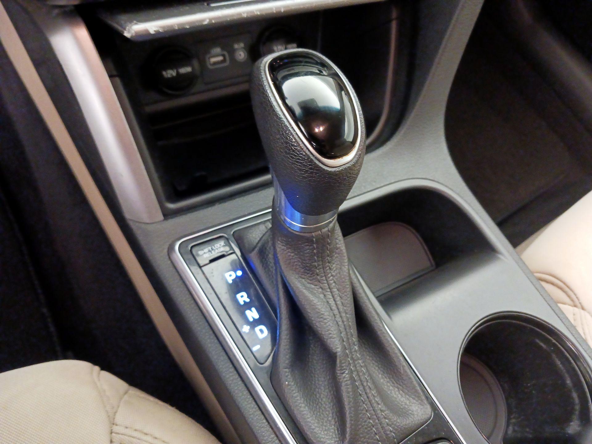 Thumbnail: 2017 Hyundai Sonata - 17