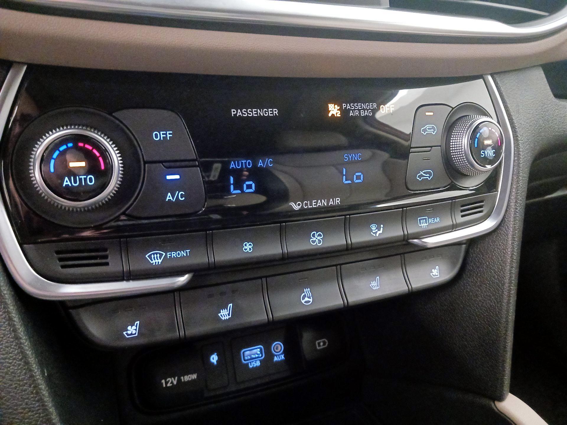 Thumbnail: 2020 Hyundai Santa Fe - 17